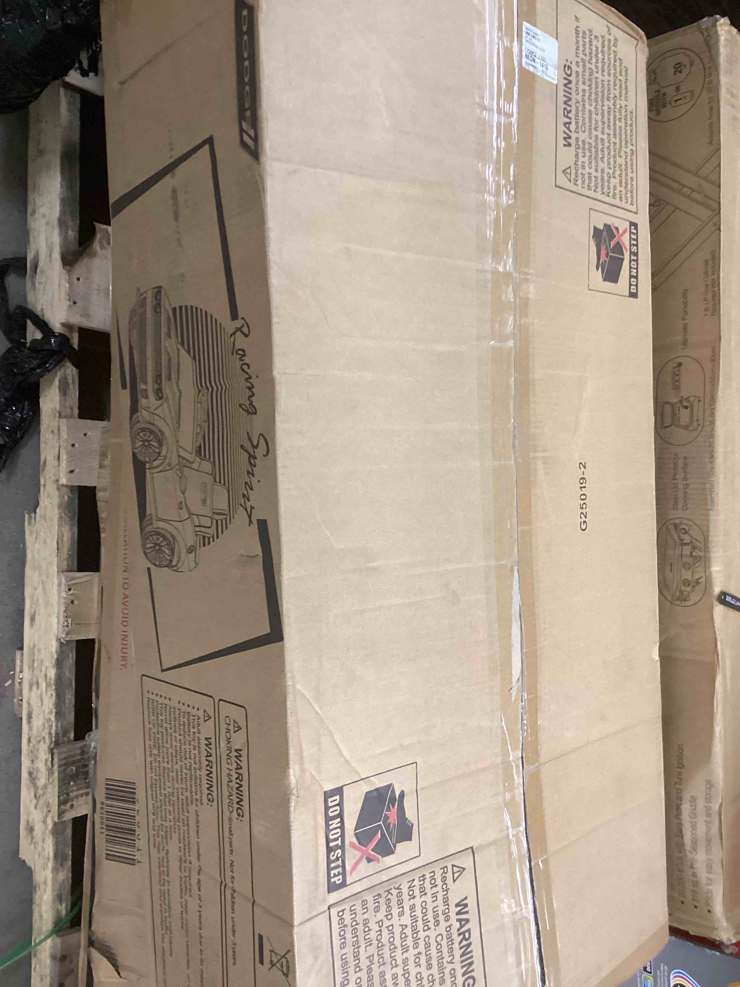 https://s3.amazonaws.com/lotting-images-prod/bidfta/PNK1231116_1756218272958.jpeg