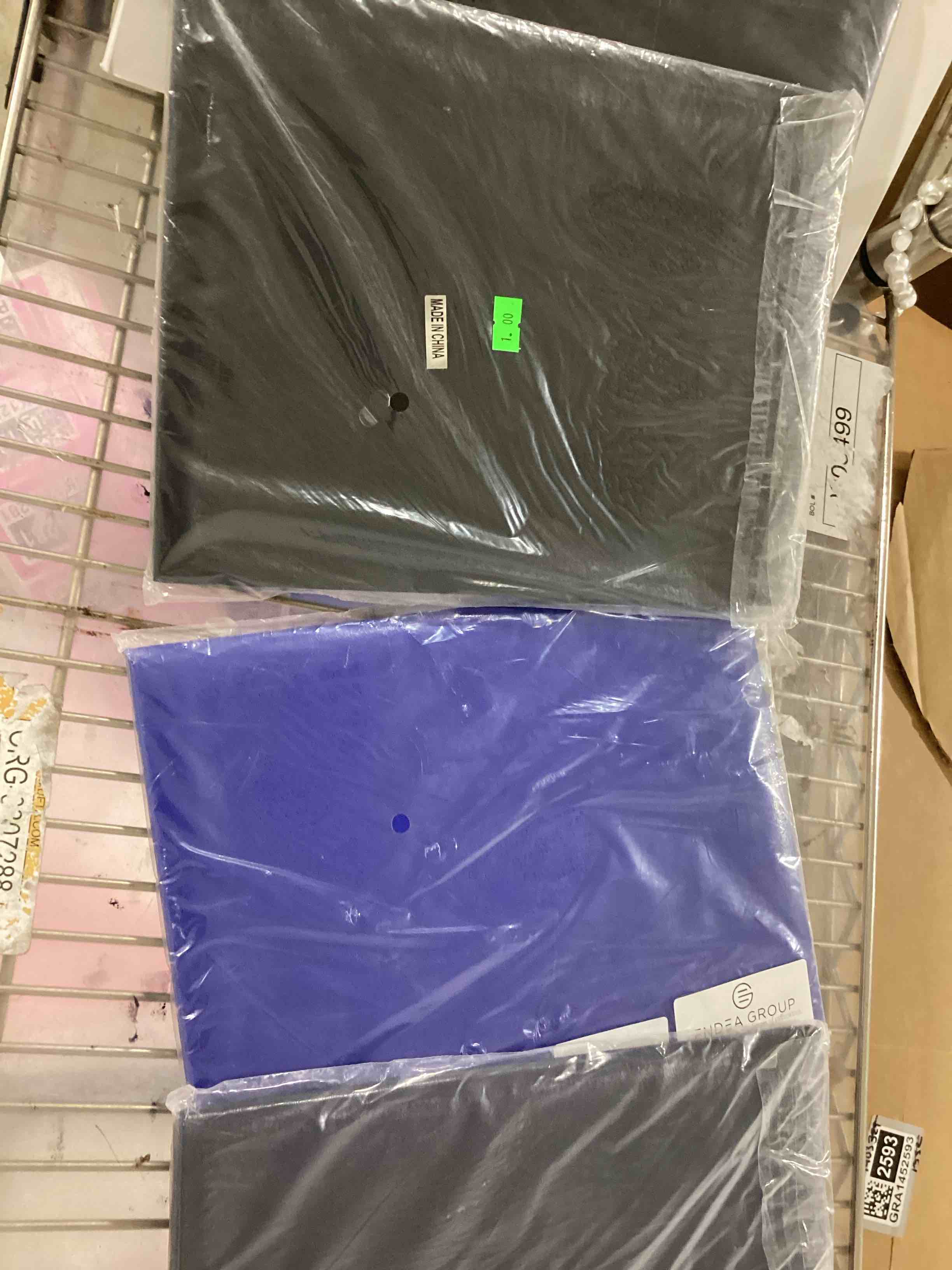https://s3.amazonaws.com/lotting-images-prod/bidfta/PNK1231283_1756396633523.jpeg