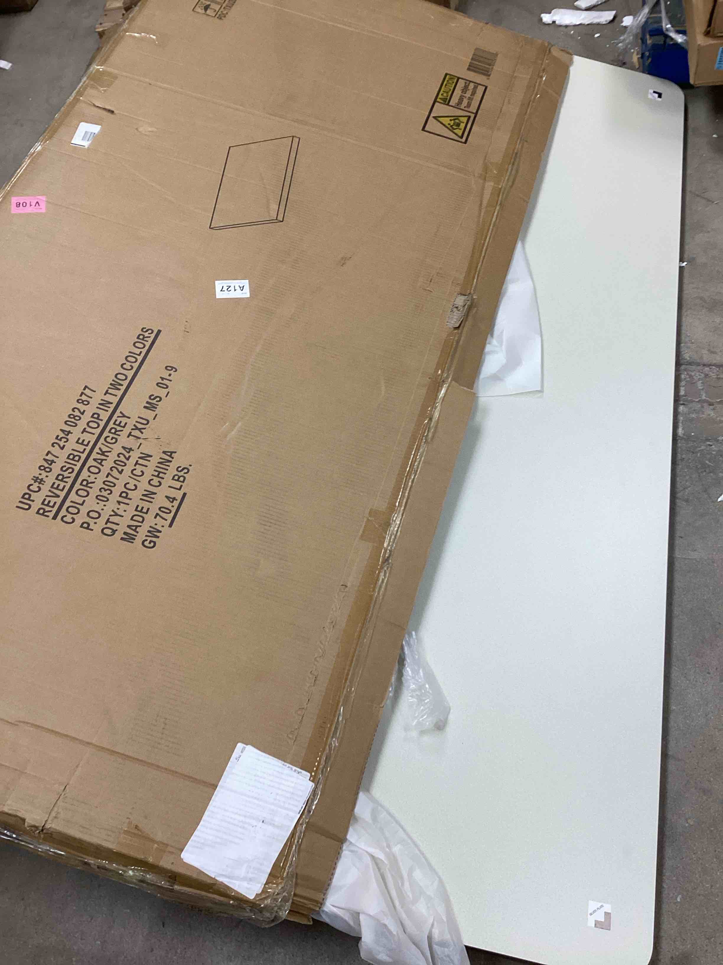  table reversible top in two colors