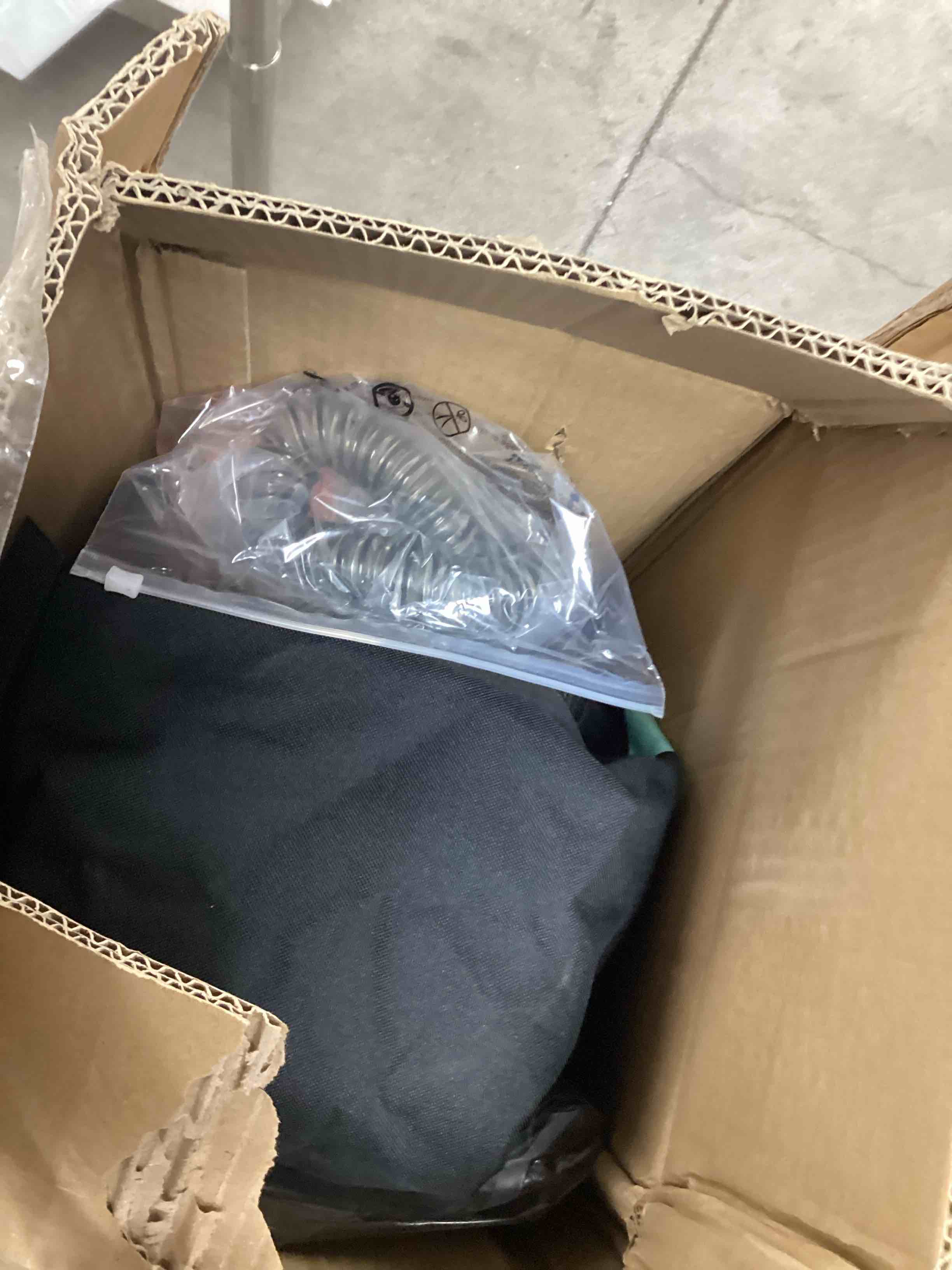 https://s3.amazonaws.com/lotting-images-prod/bidfta/PNK1232182_1757005327663.jpeg