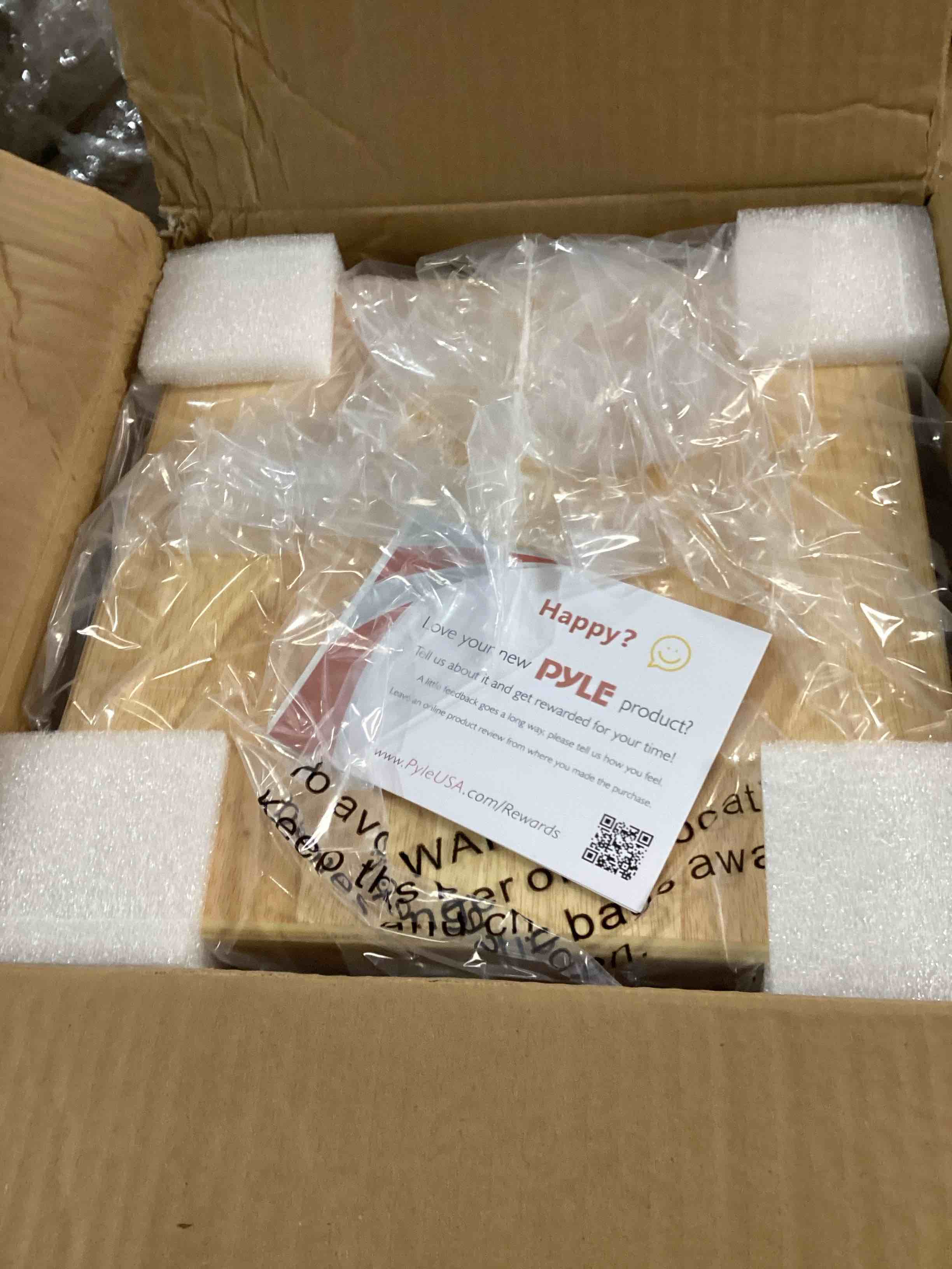 https://s3.amazonaws.com/lotting-images-prod/bidfta/PNK1232220_1756998020225.jpeg