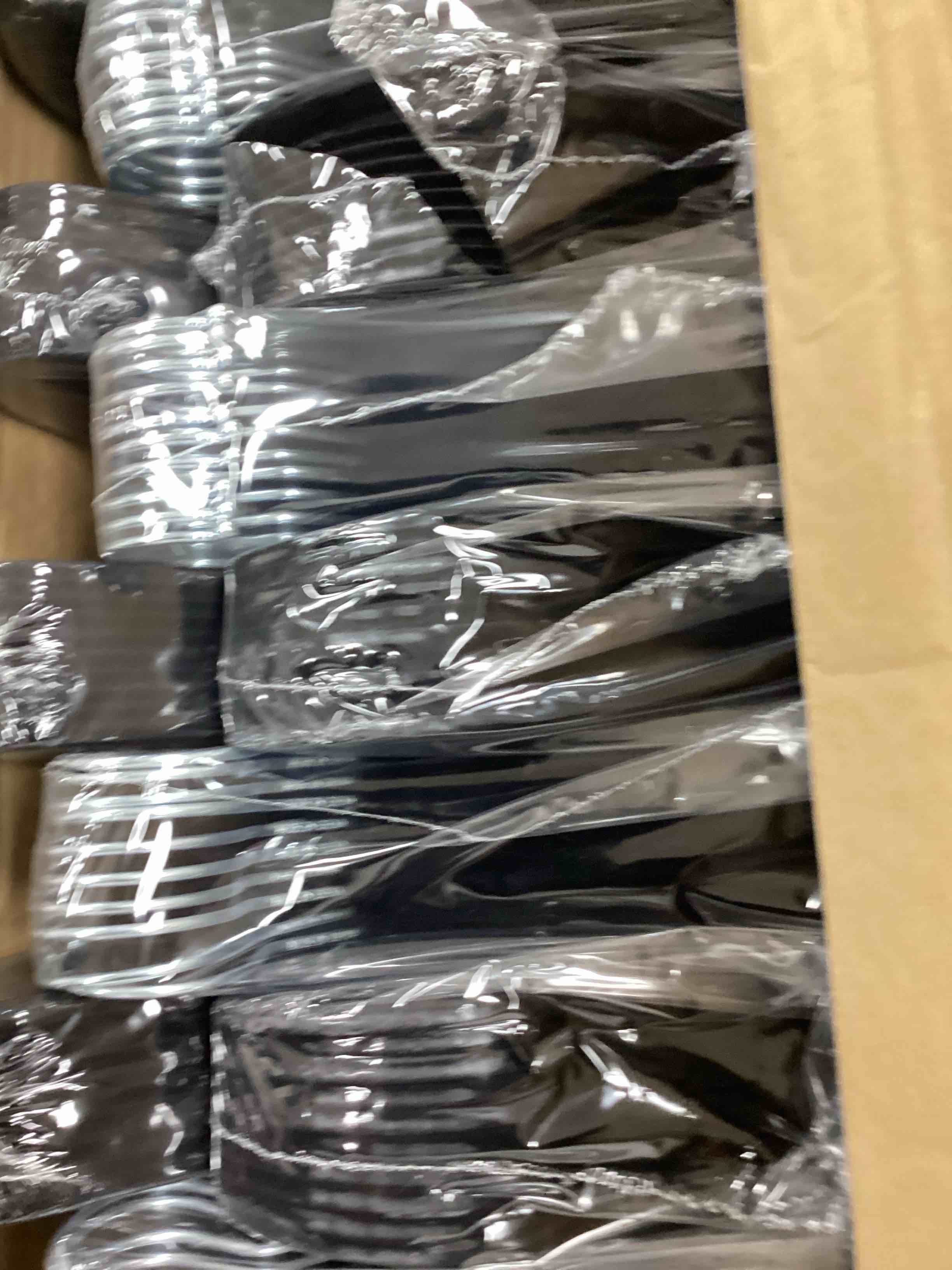 https://s3.amazonaws.com/lotting-images-prod/bidfta/PNK1232294_1757080484751.jpeg