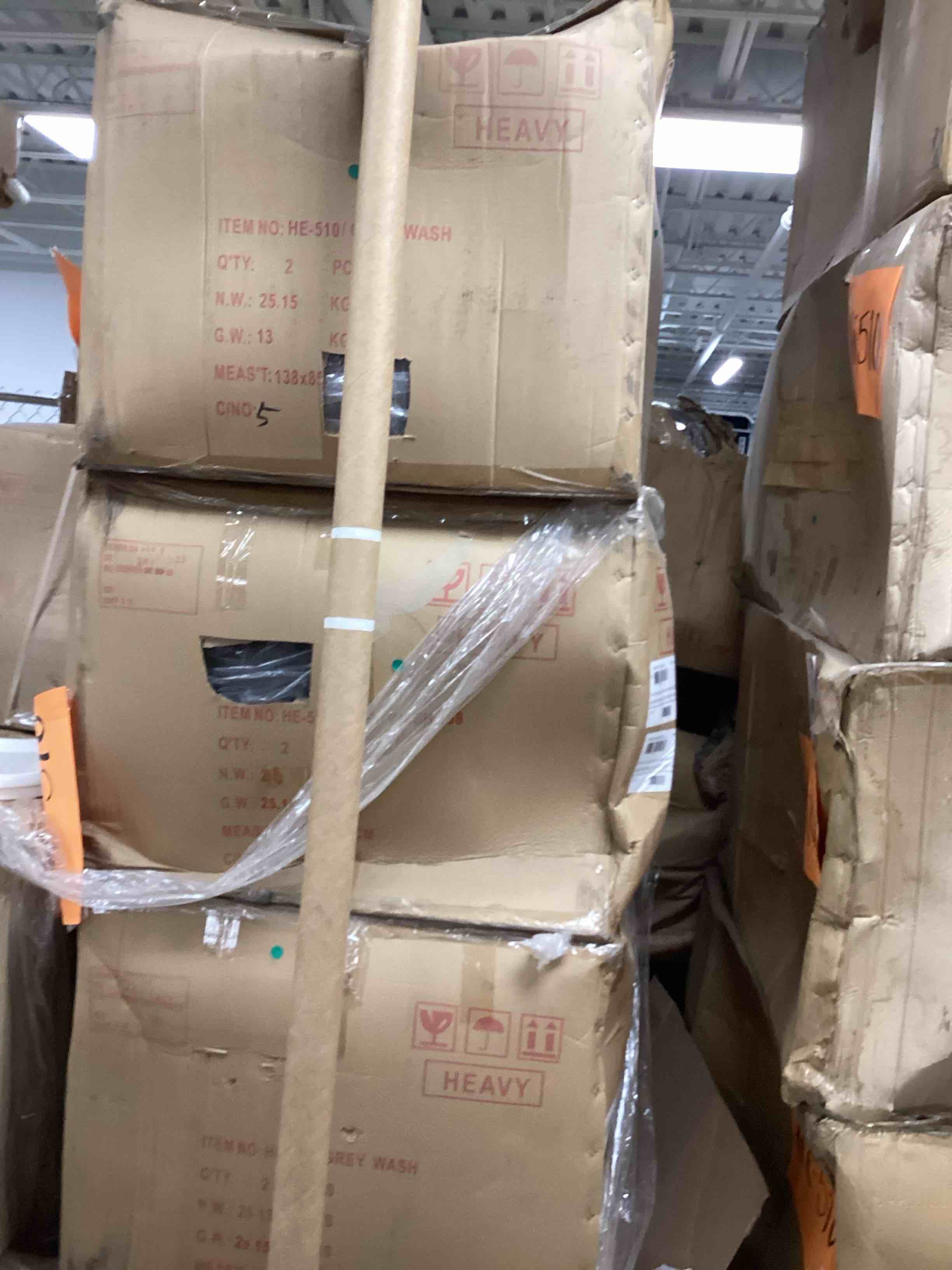 https://s3.amazonaws.com/lotting-images-prod/bidfta/PNK1232308_1757021580947.jpeg