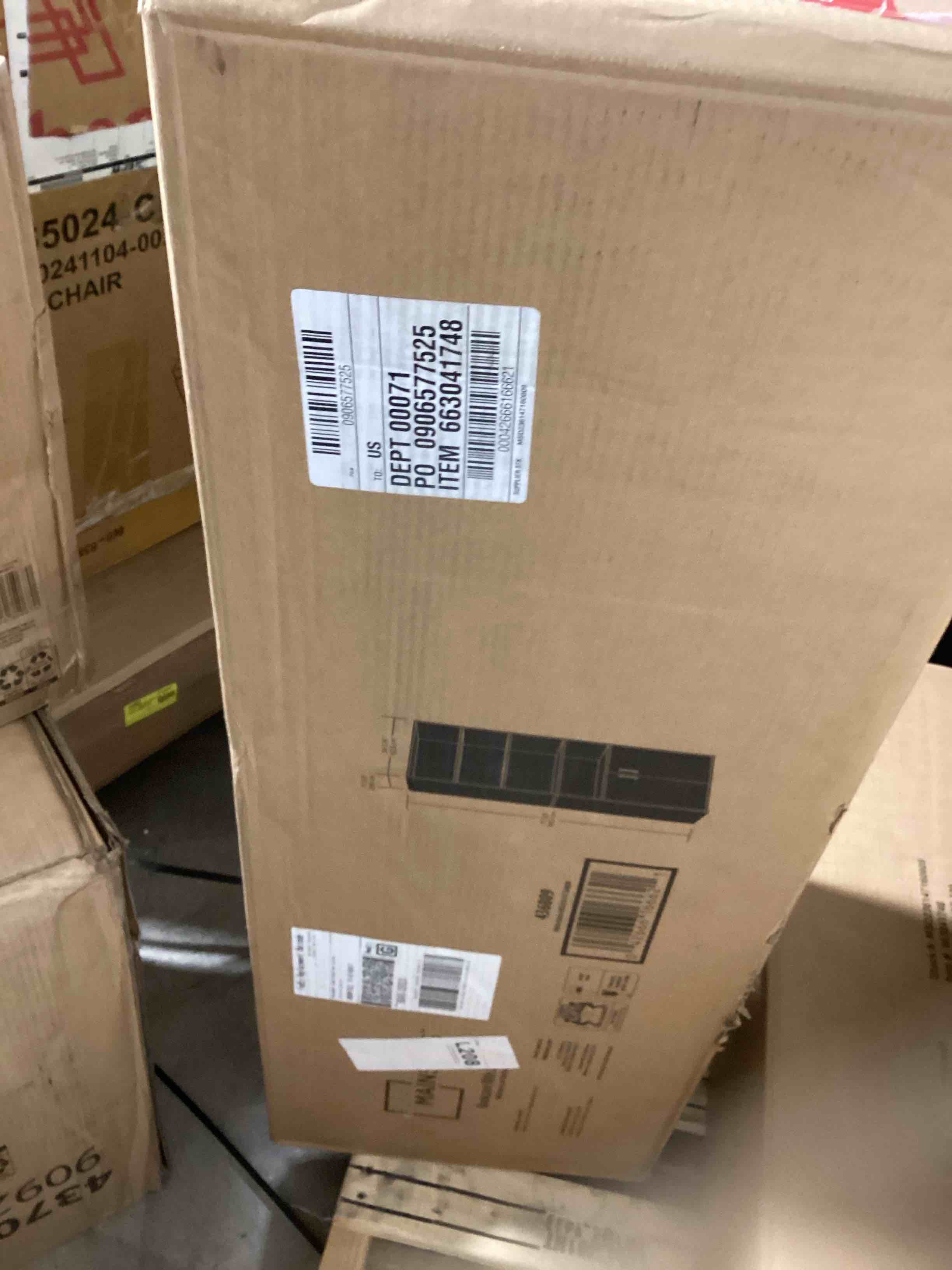 https://s3.amazonaws.com/lotting-images-prod/bidfta/PNK1233096_1757951838092.jpeg