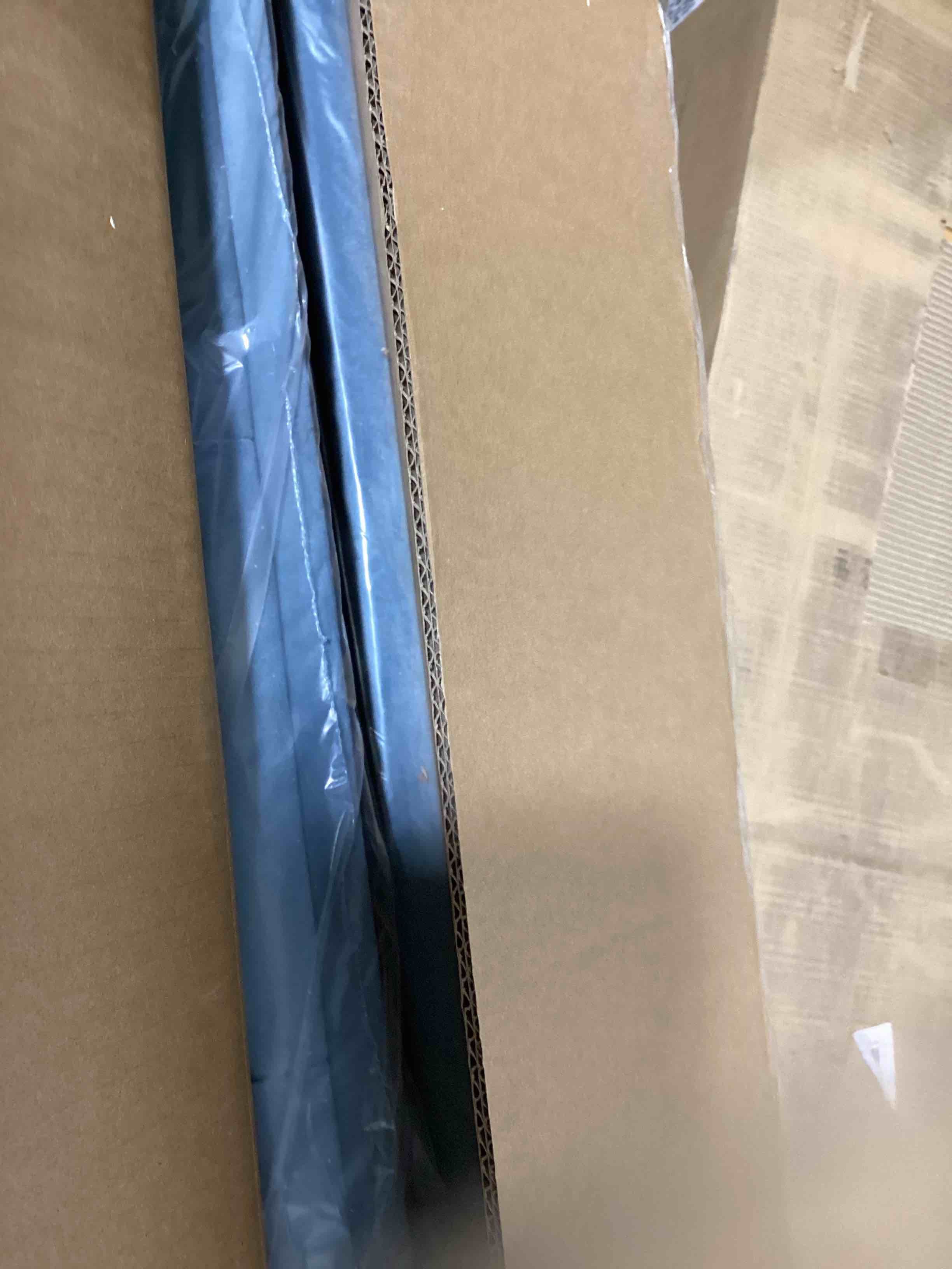 https://s3.amazonaws.com/lotting-images-prod/bidfta/PNK1233097_1757951559622.jpeg