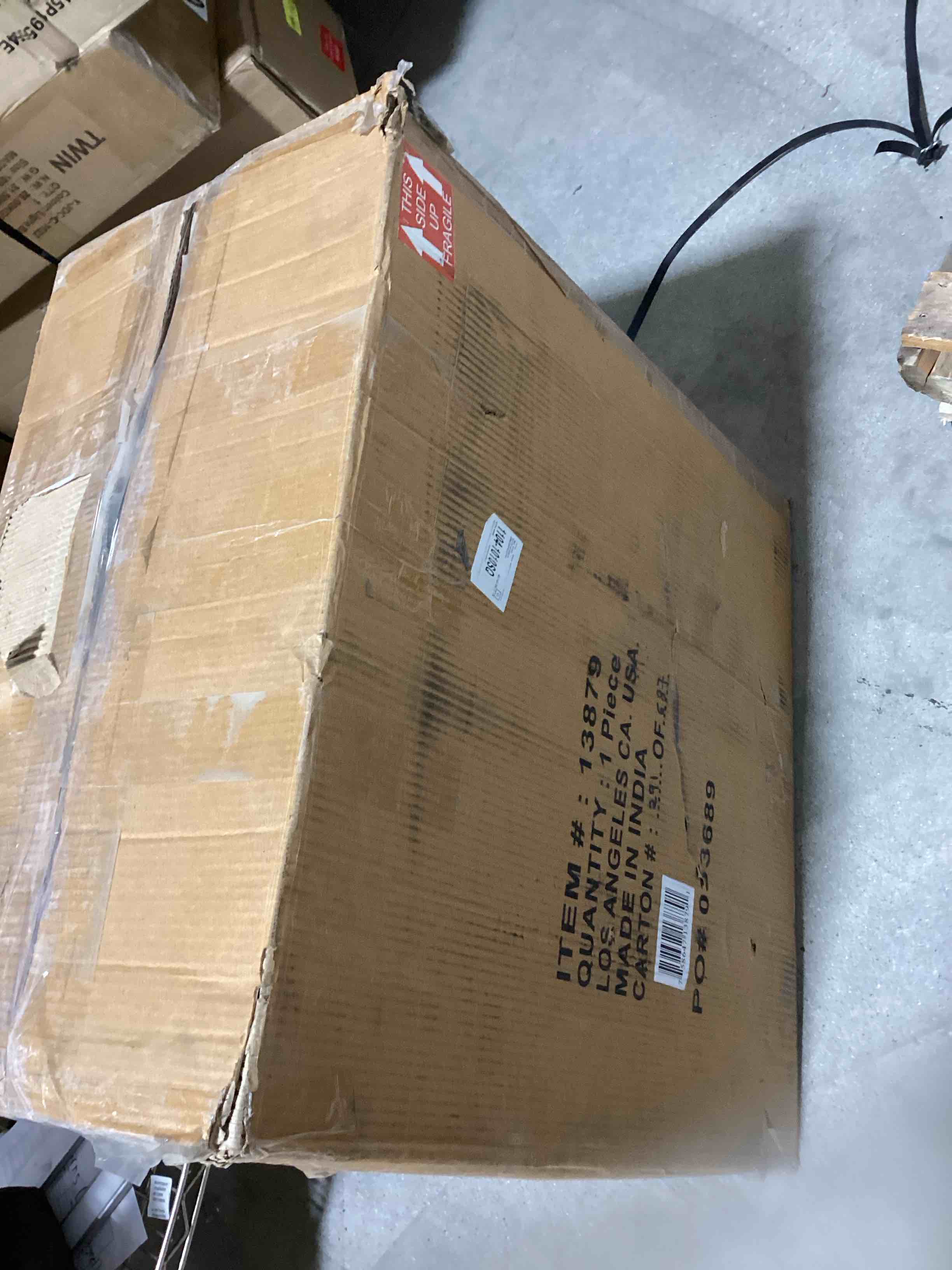 https://s3.amazonaws.com/lotting-images-prod/bidfta/PNK1233103_1757949584519.jpeg