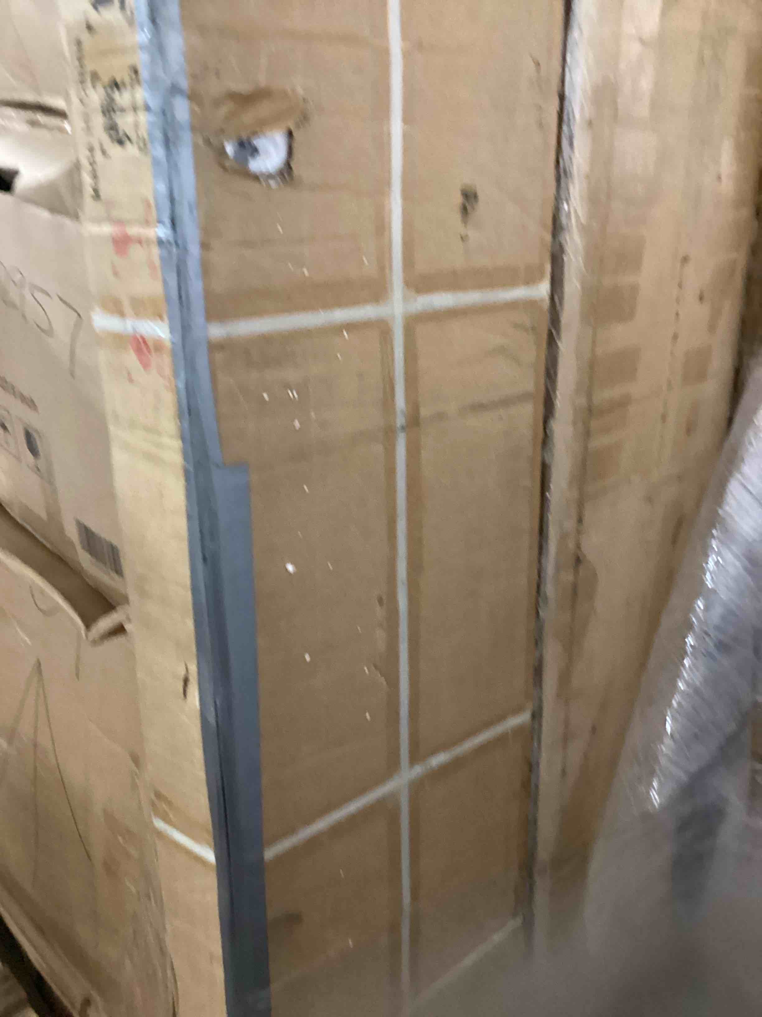 https://s3.amazonaws.com/lotting-images-prod/bidfta/PNK1233145_1757969191722.jpeg