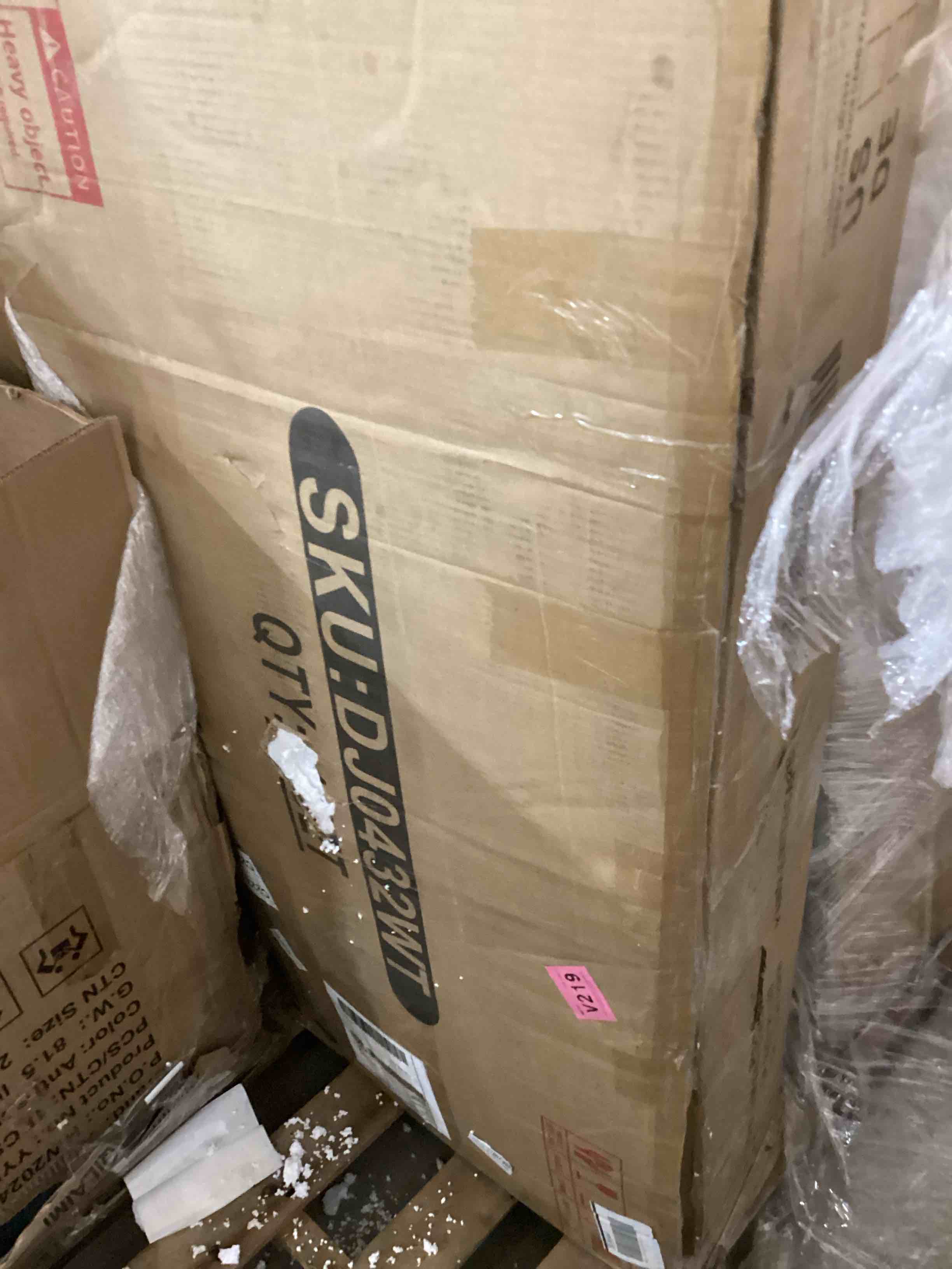 https://s3.amazonaws.com/lotting-images-prod/bidfta/PNK1233148_1757968135033.jpeg