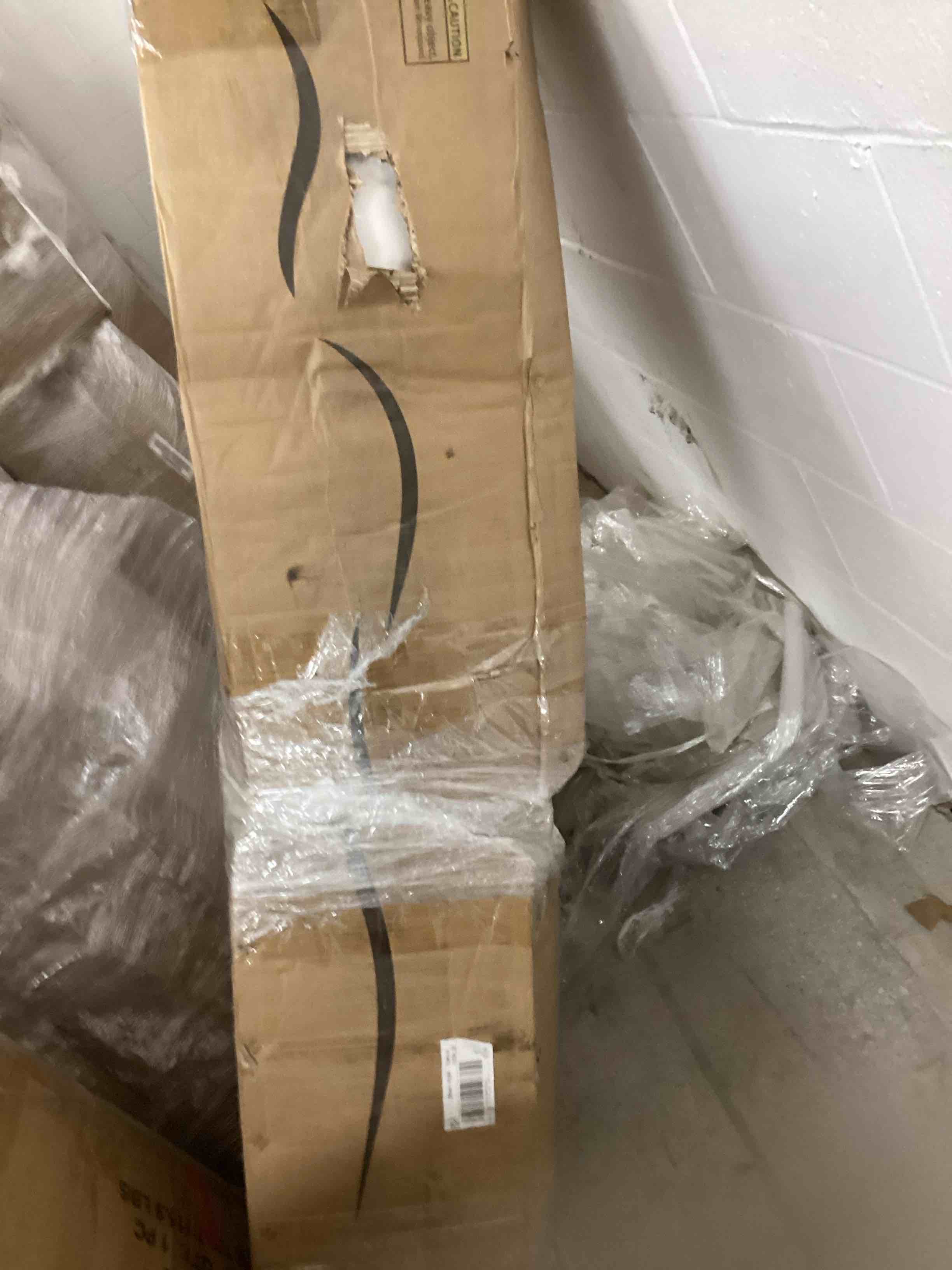https://s3.amazonaws.com/lotting-images-prod/bidfta/PNK1233205_1758037528819.jpeg