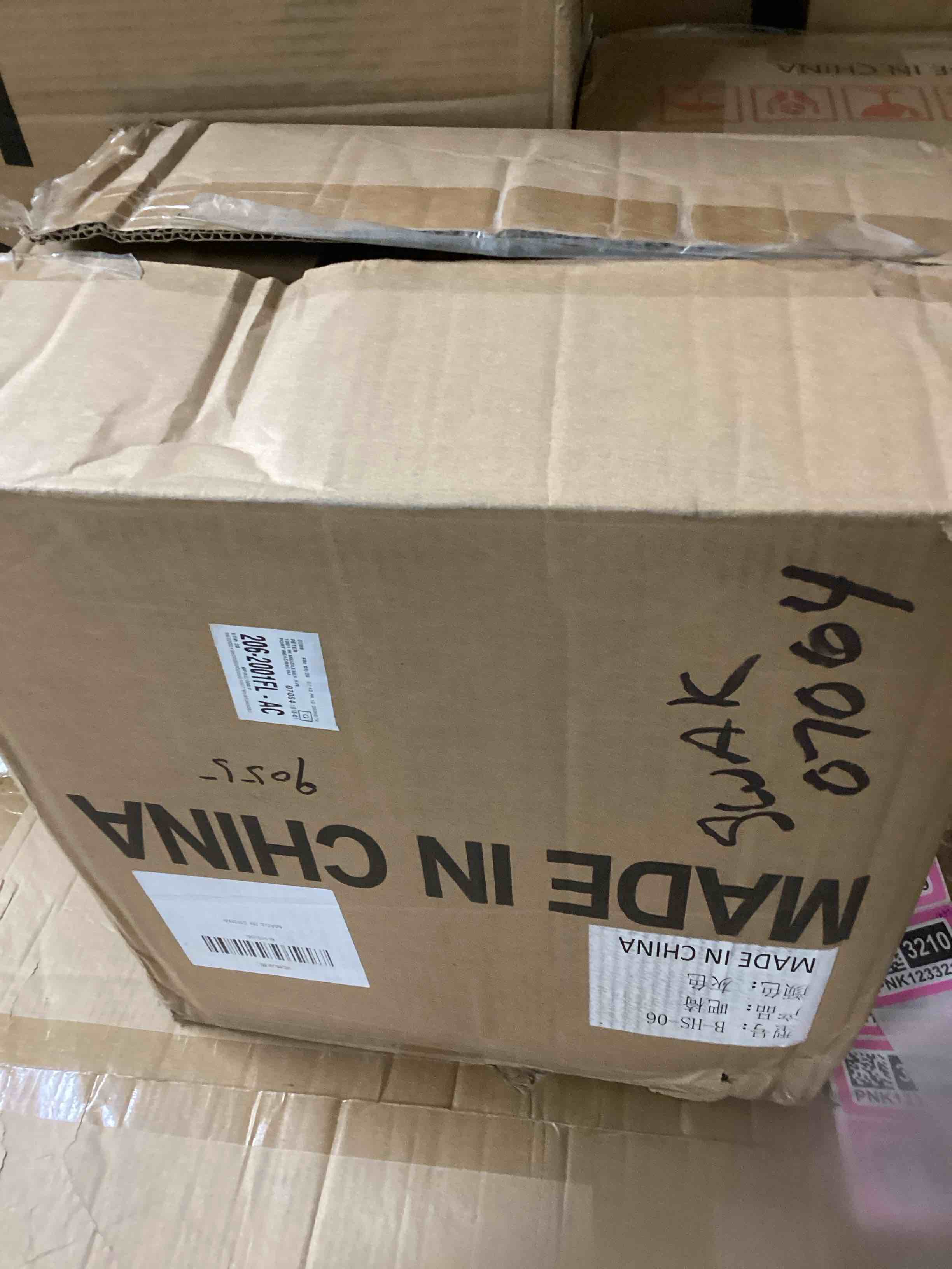 https://s3.amazonaws.com/lotting-images-prod/bidfta/PNK1233210_1758036556508.jpeg