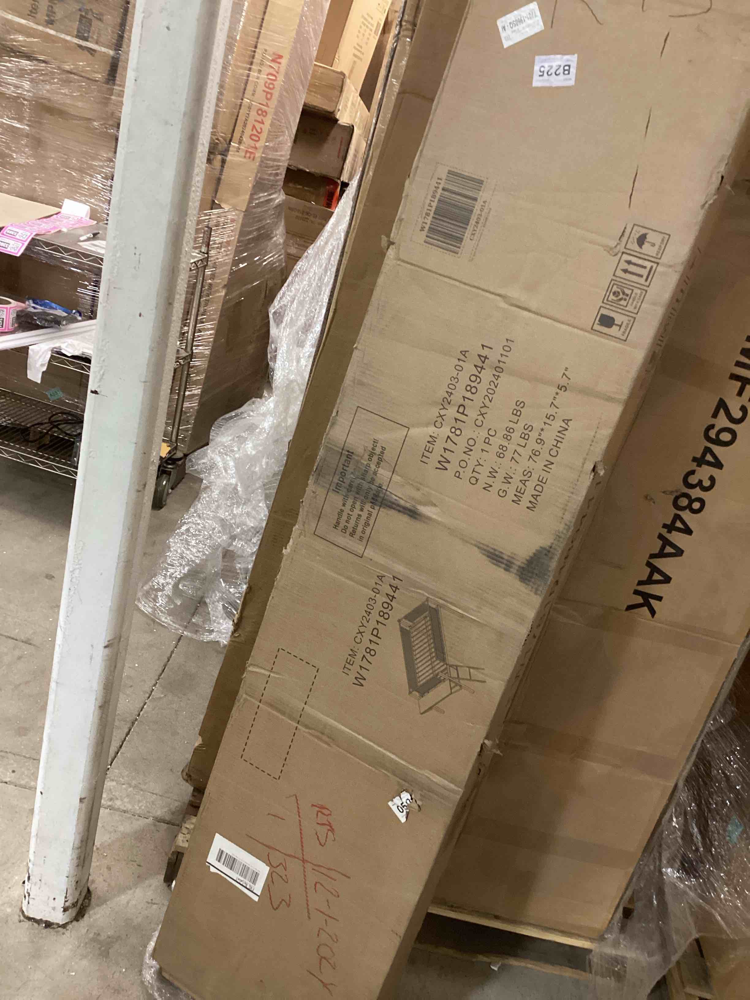 https://s3.amazonaws.com/lotting-images-prod/bidfta/PNK1233396_1758124809921.jpeg