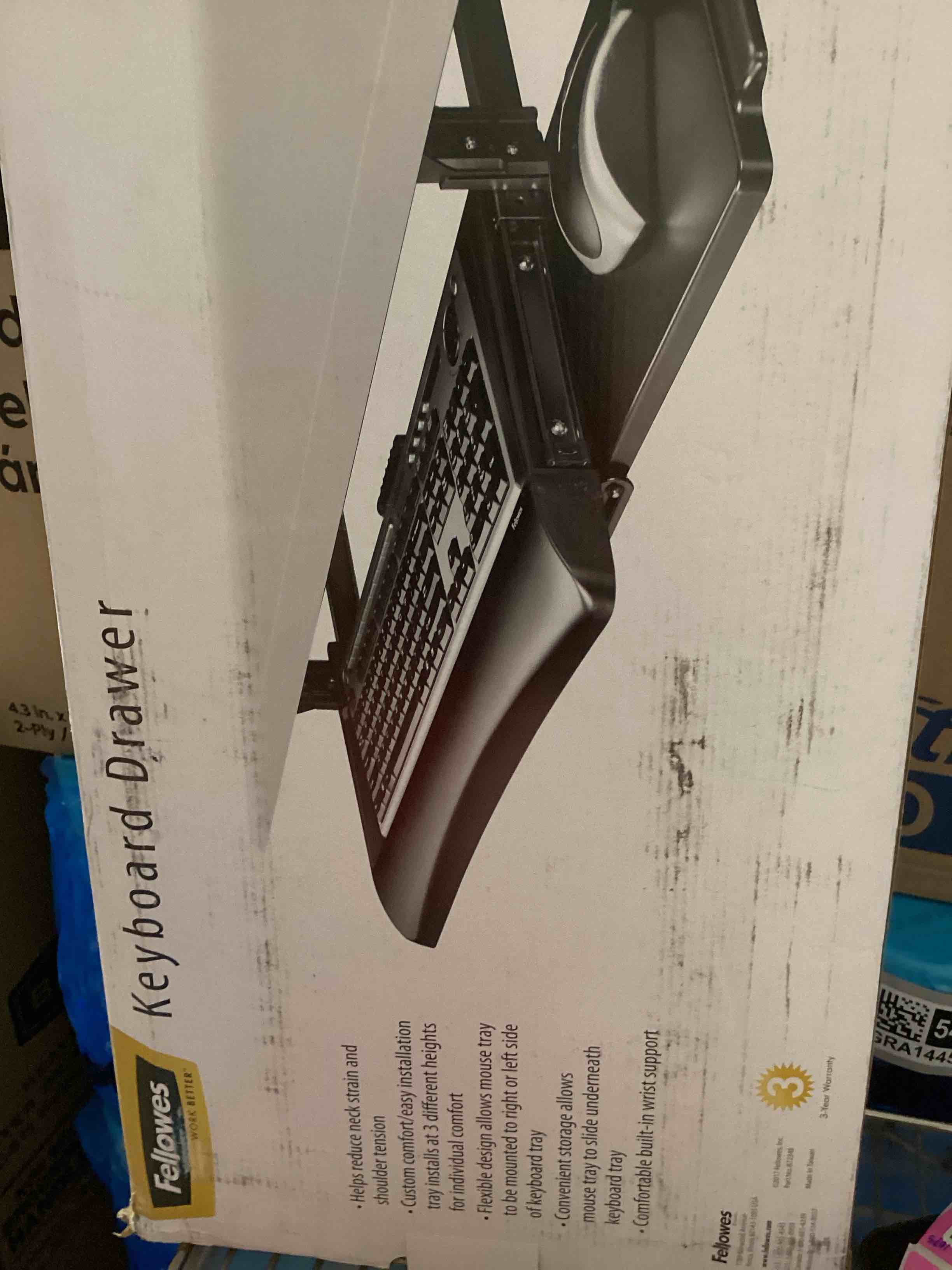 https://s3.amazonaws.com/lotting-images-prod/bidfta/PNK1233714_1758643210369.jpeg