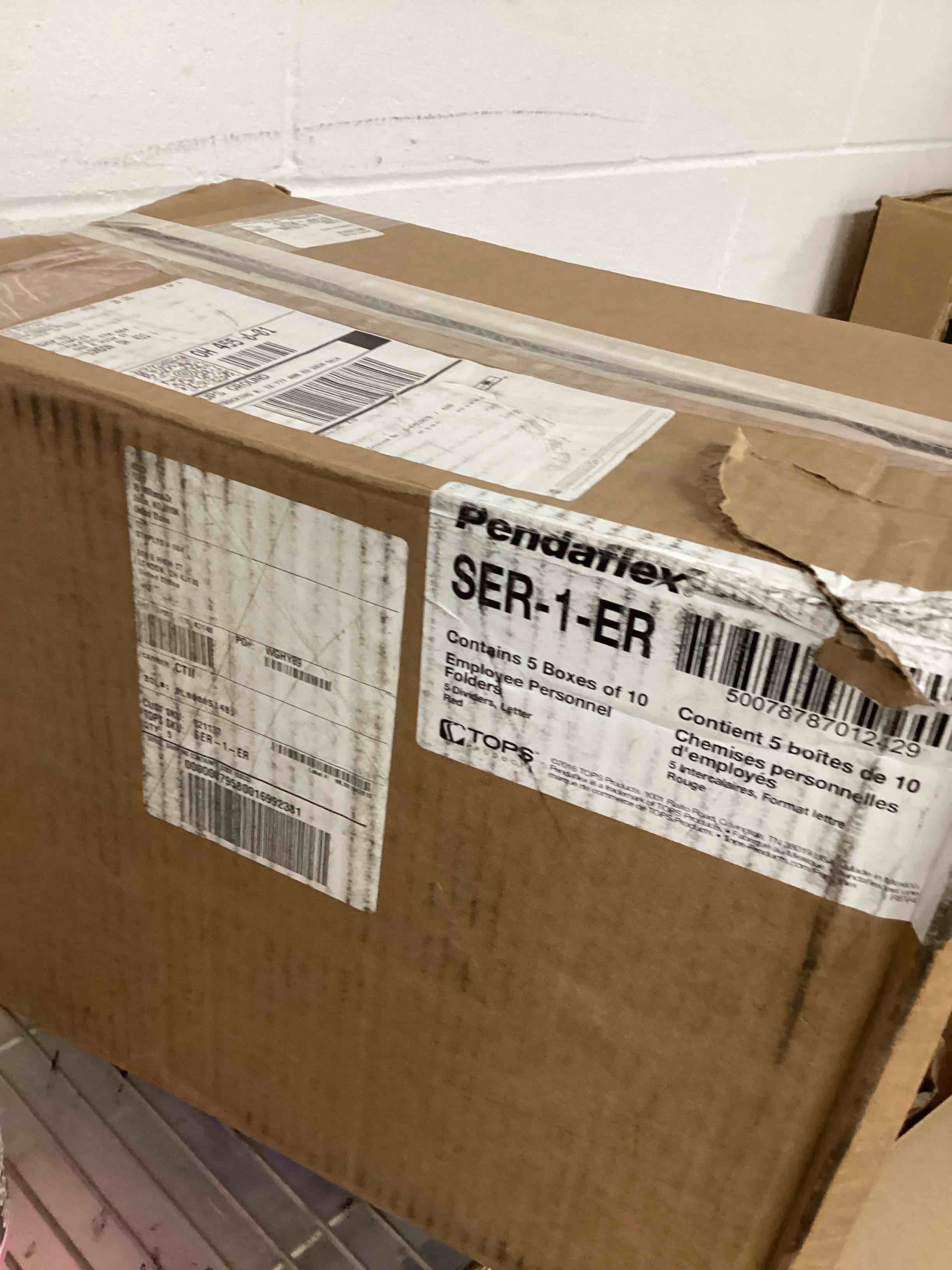 https://s3.amazonaws.com/lotting-images-prod/bidfta/PNK1233812_1758743015978.jpeg