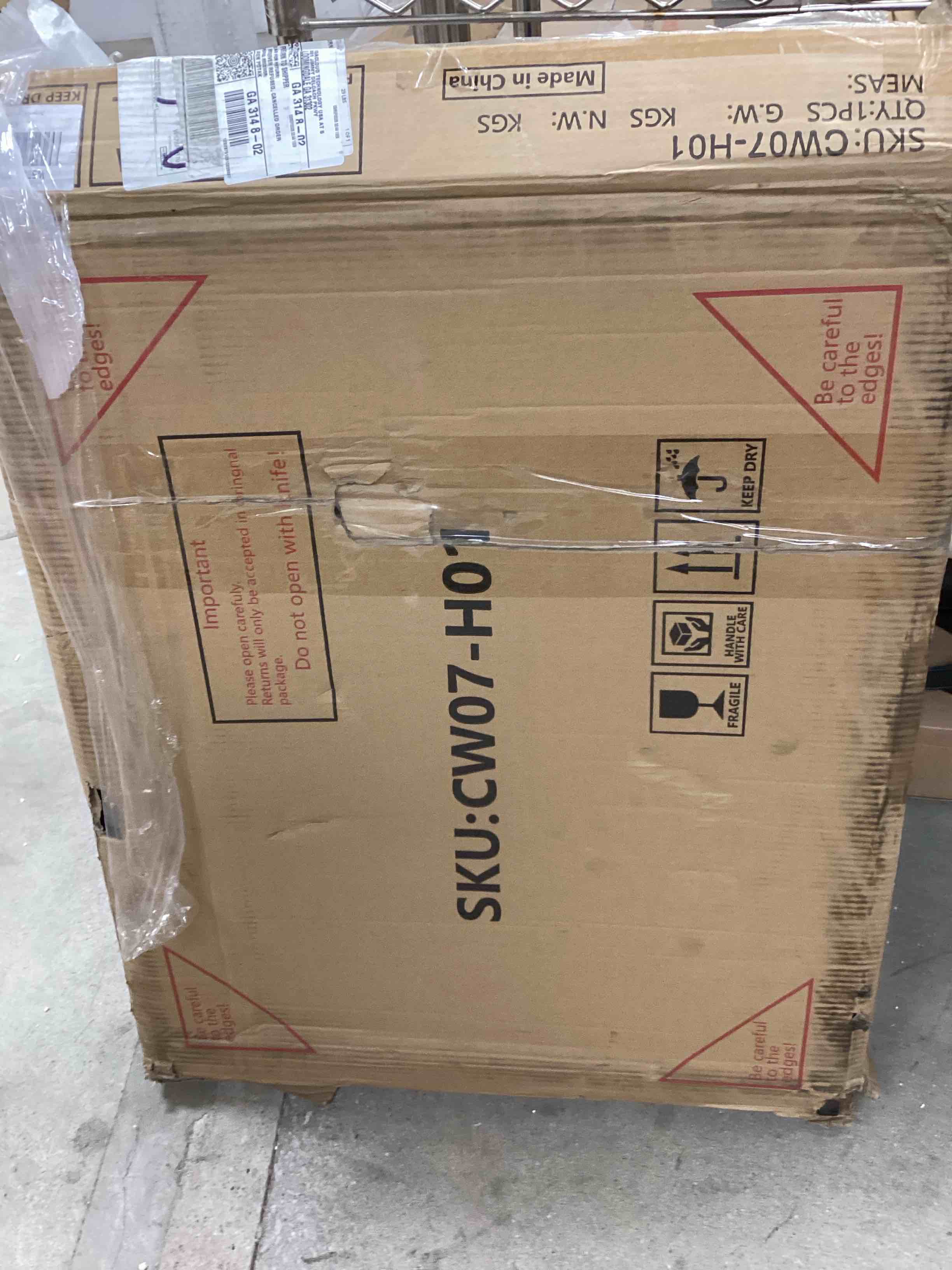 https://s3.amazonaws.com/lotting-images-prod/bidfta/PNK1233984_1758902347299.jpeg