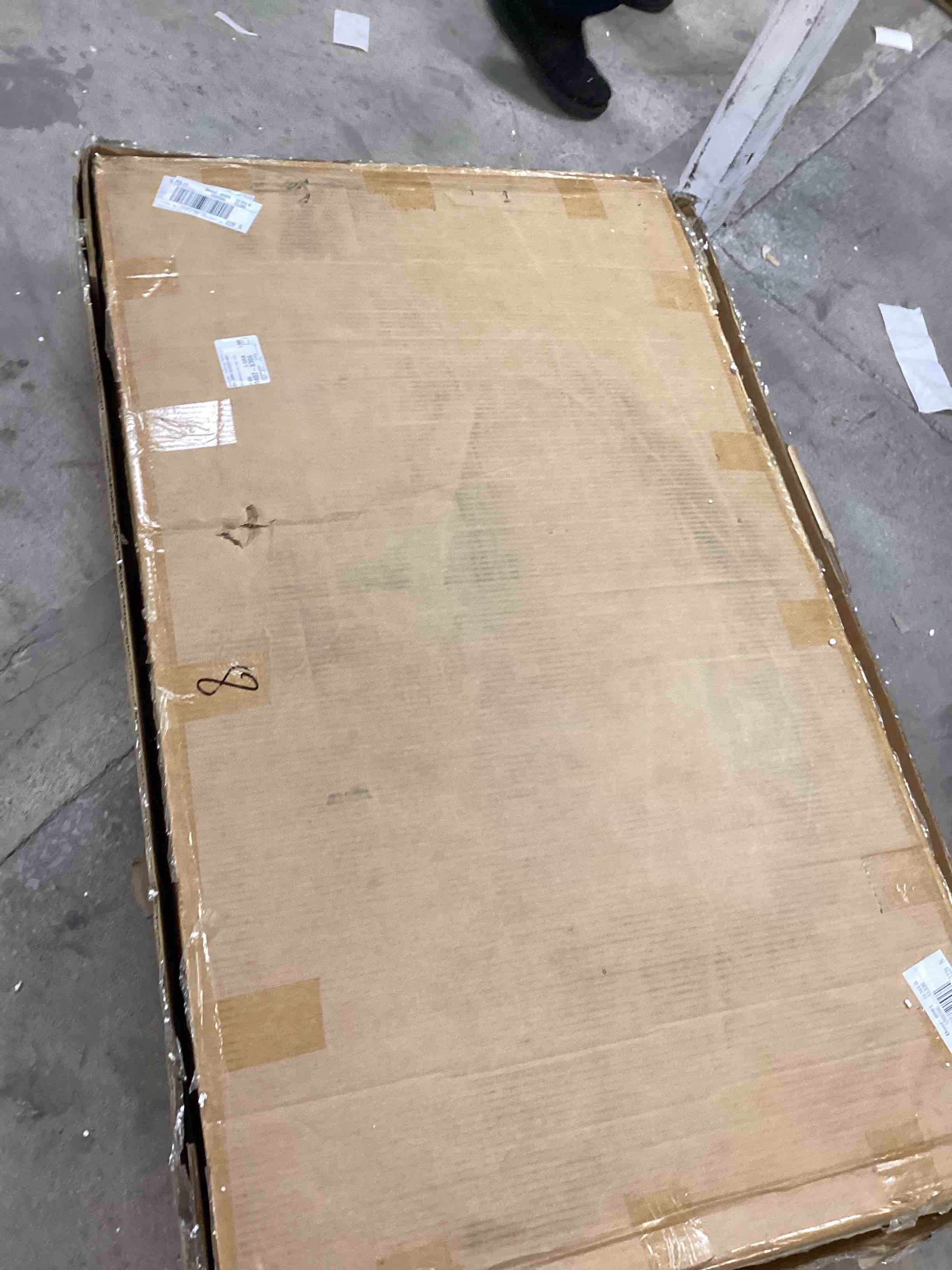 https://s3.amazonaws.com/lotting-images-prod/bidfta/PNK1233985_1758901889327.jpeg