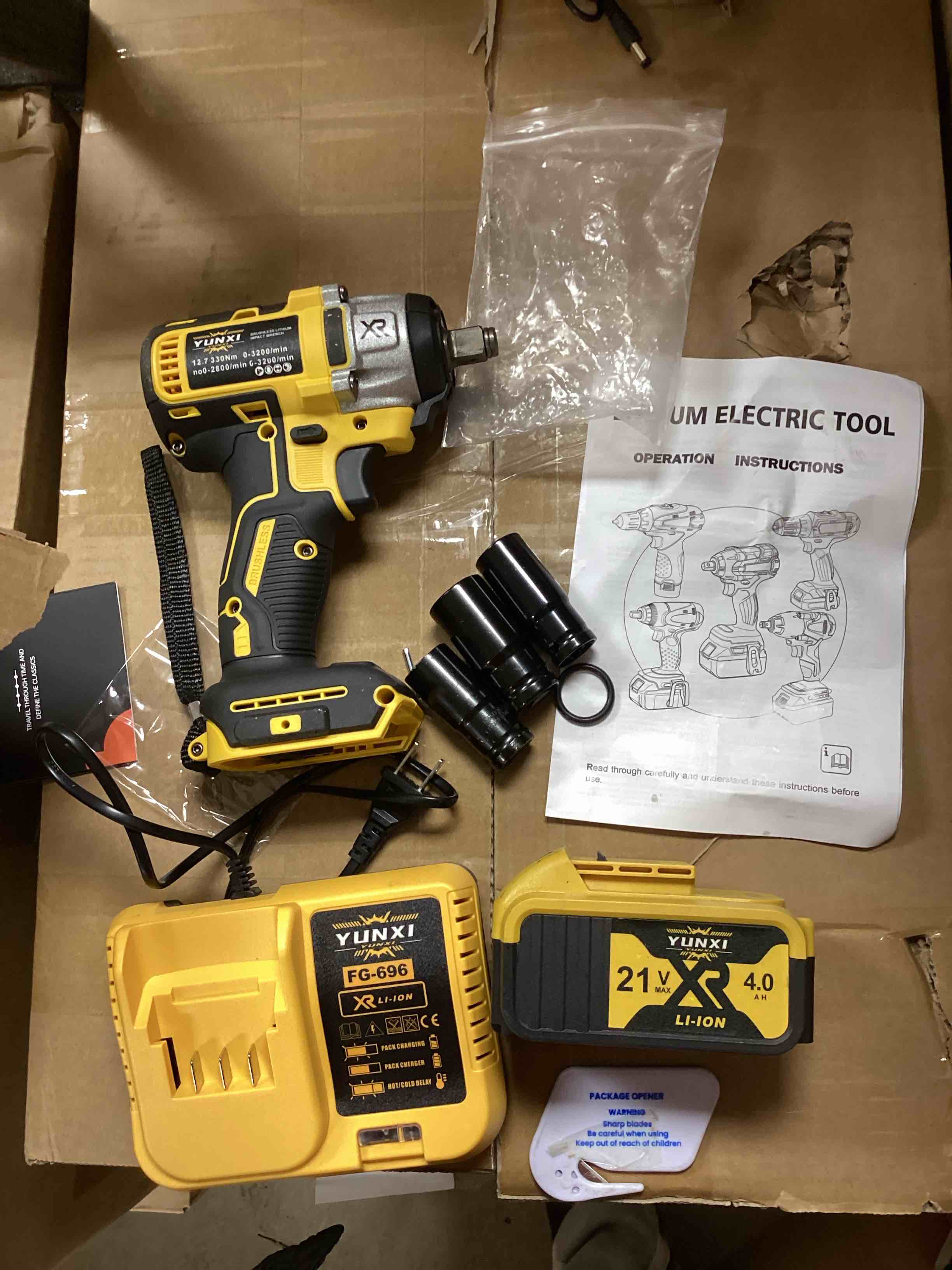 YUNXI electric impact gun comes with 21 V battery three sockets gun and charger
