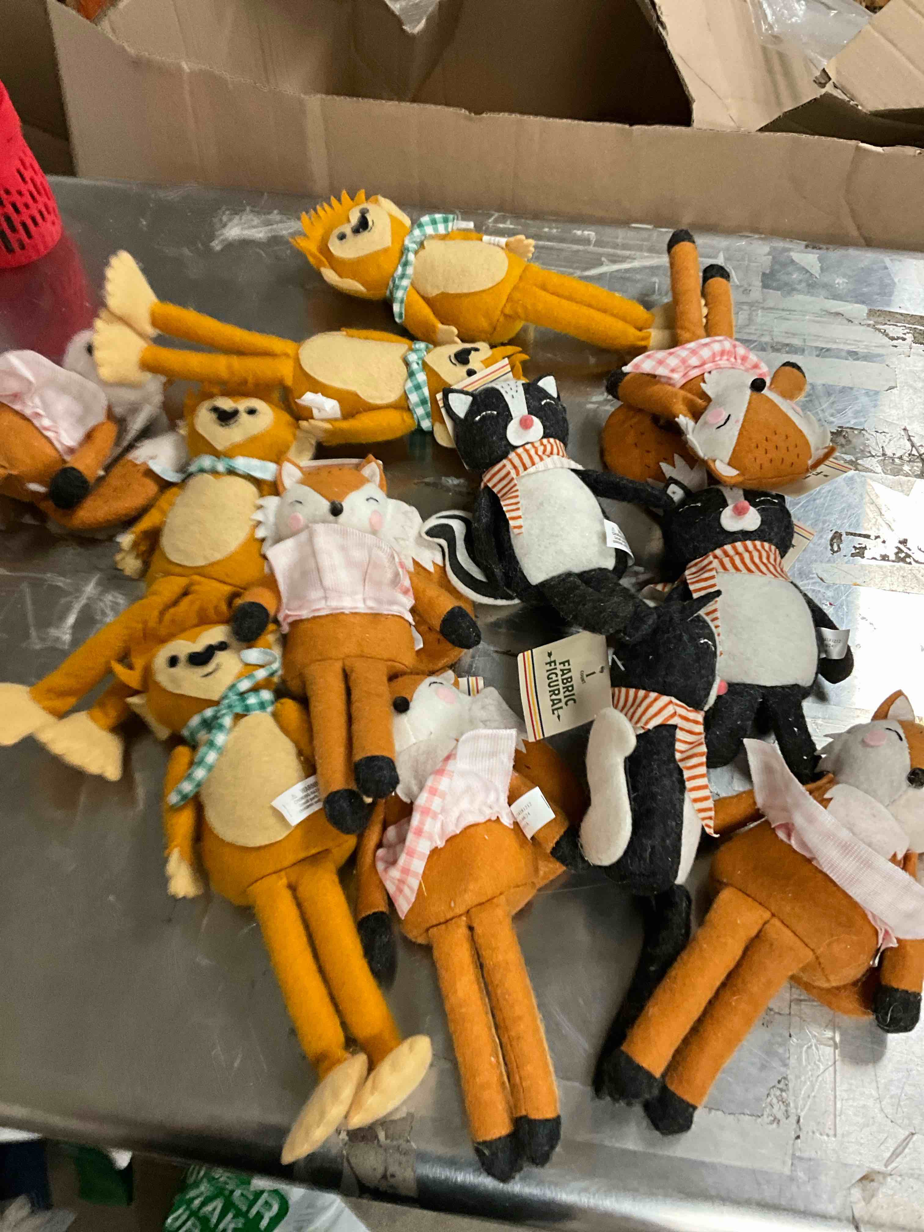 ASSORTED FABRIC FIGURAL = 11 