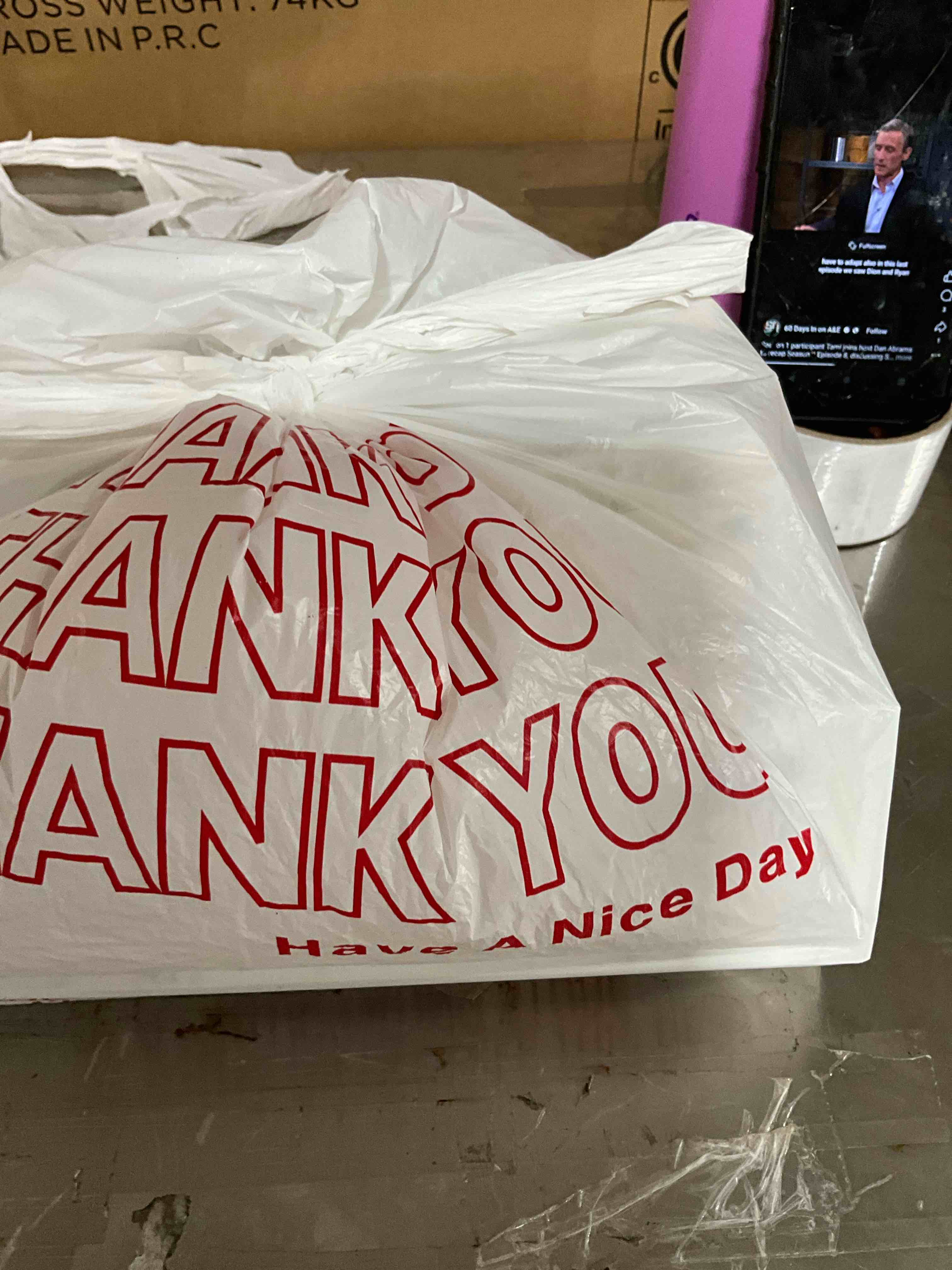 https://s3.amazonaws.com/lotting-images-prod/bidfta/PNK1237320_1760024210246.jpeg