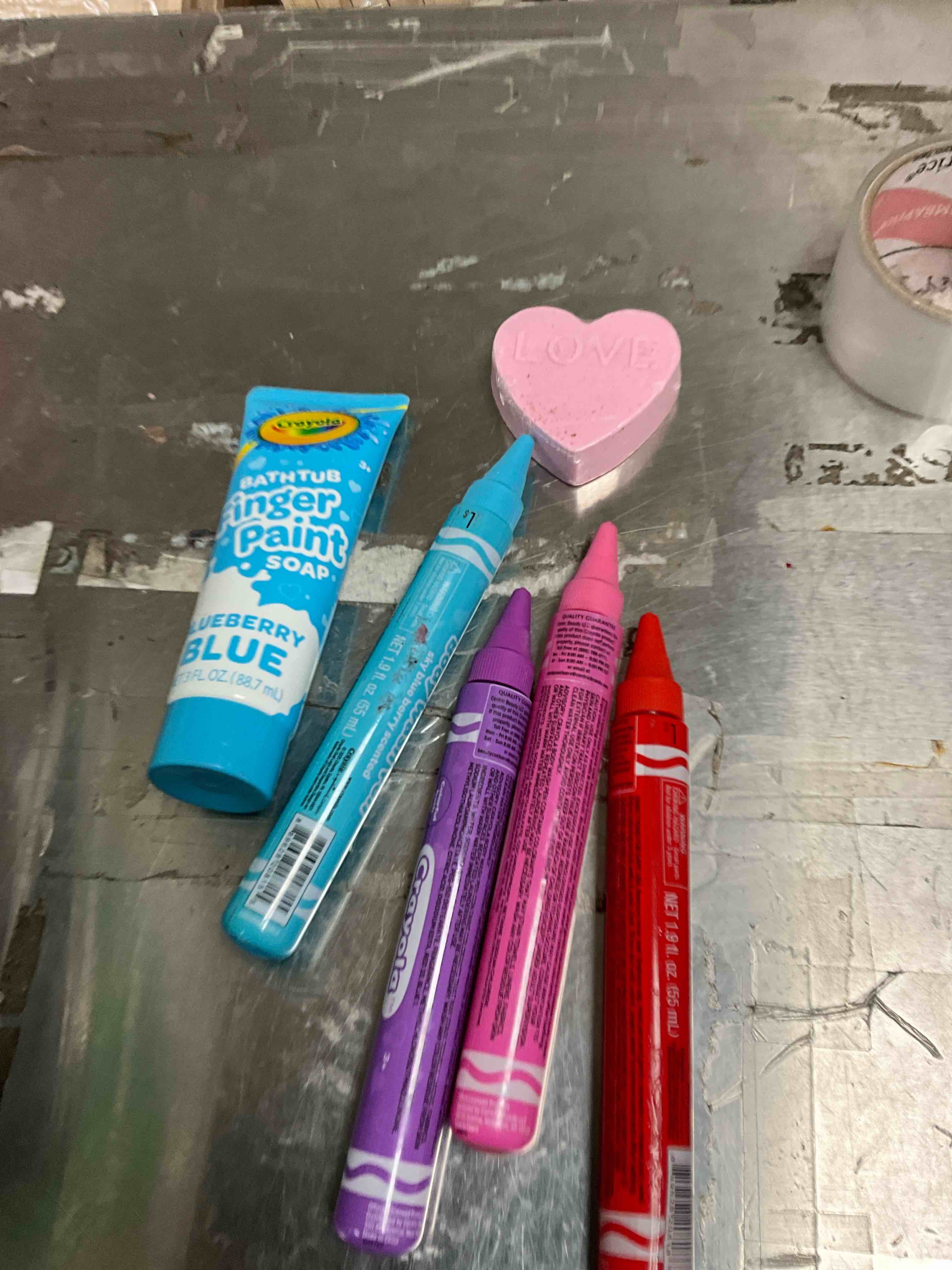ASSORTED BATH ITEMS ( 72   items  ) 