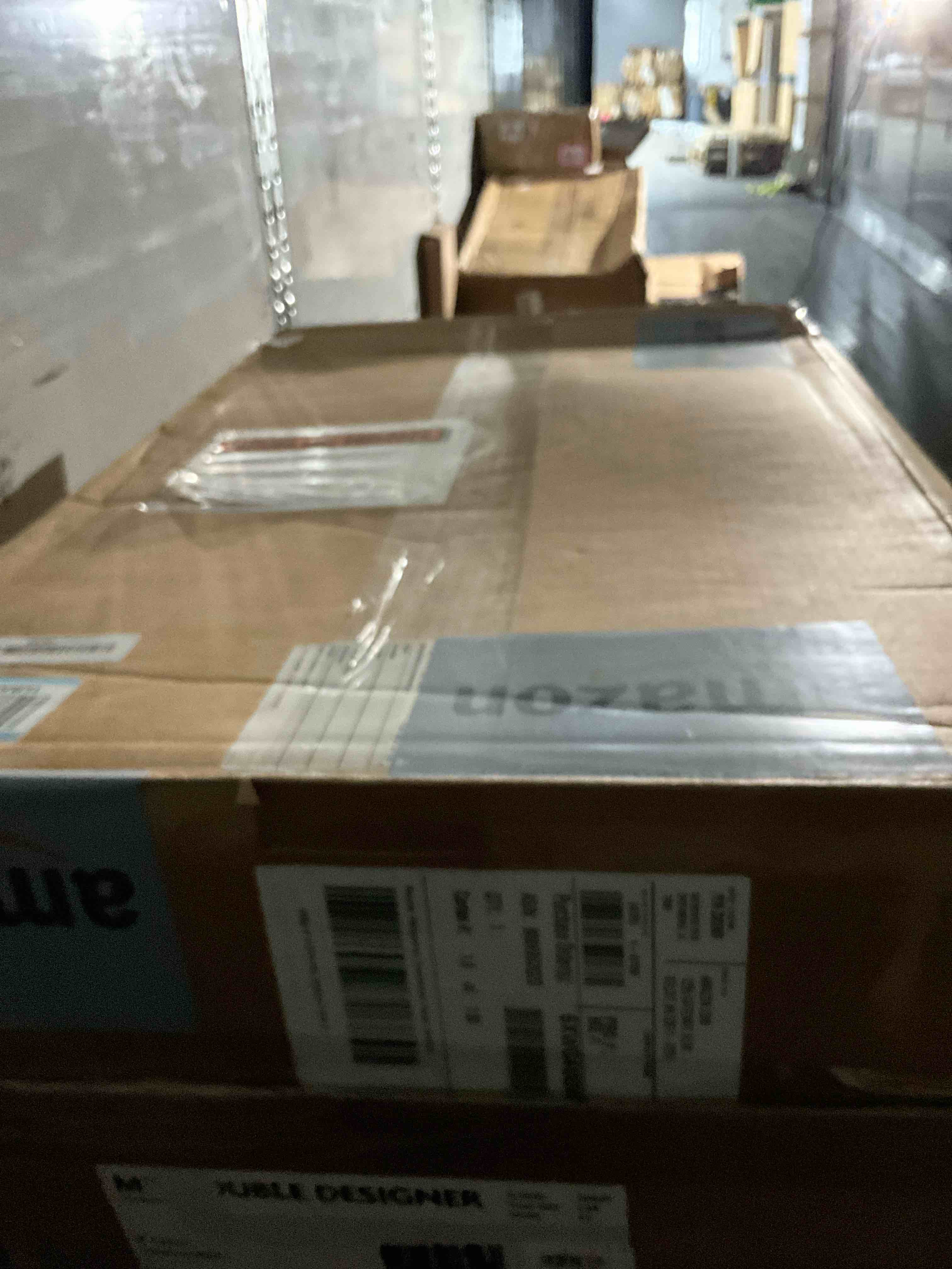 https://s3.amazonaws.com/lotting-images-prod/bidfta/PNK1237568_1760106277504.jpeg