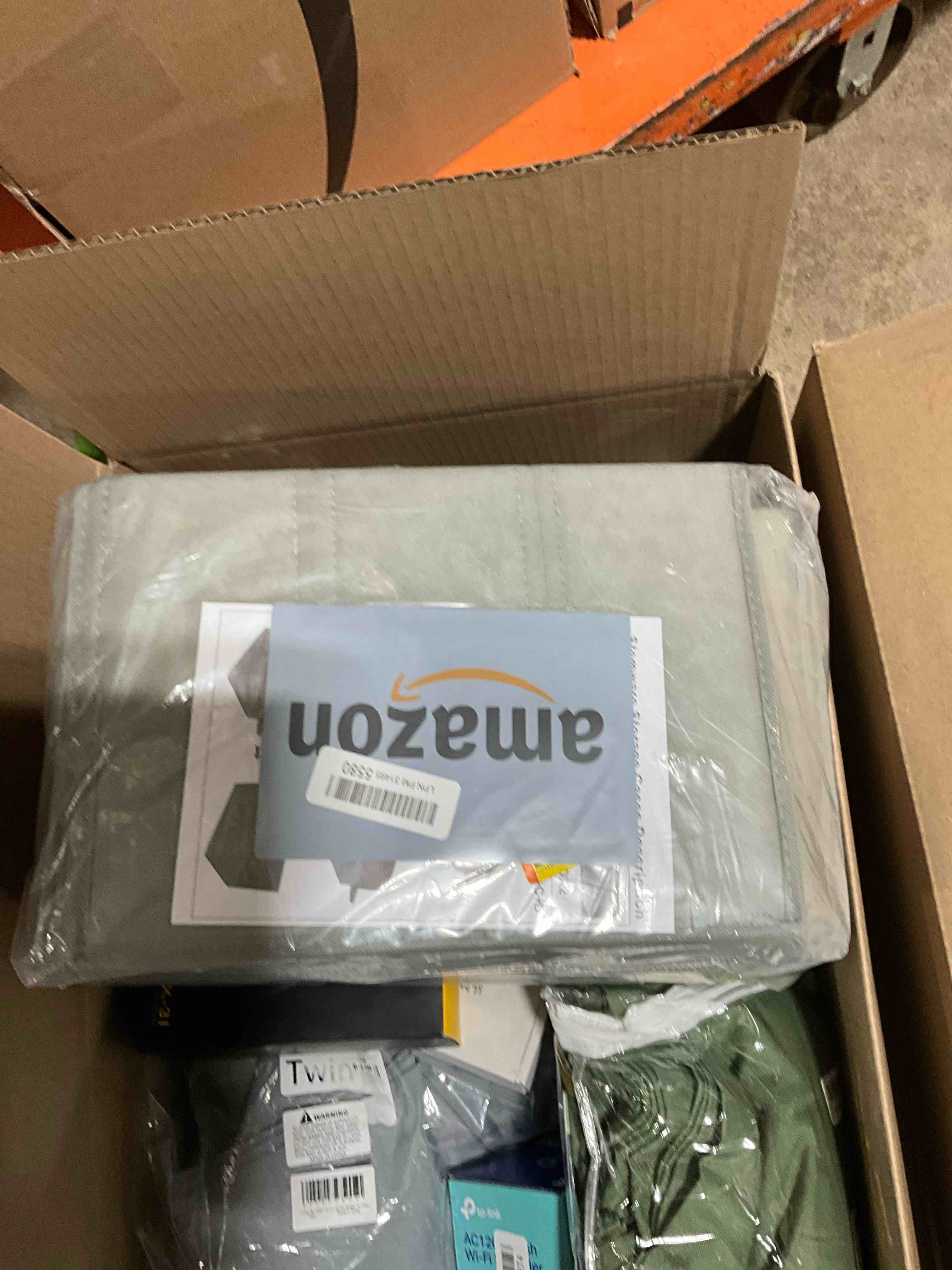 https://s3.amazonaws.com/lotting-images-prod/bidfta/PNK1237630_1760110476517.jpeg