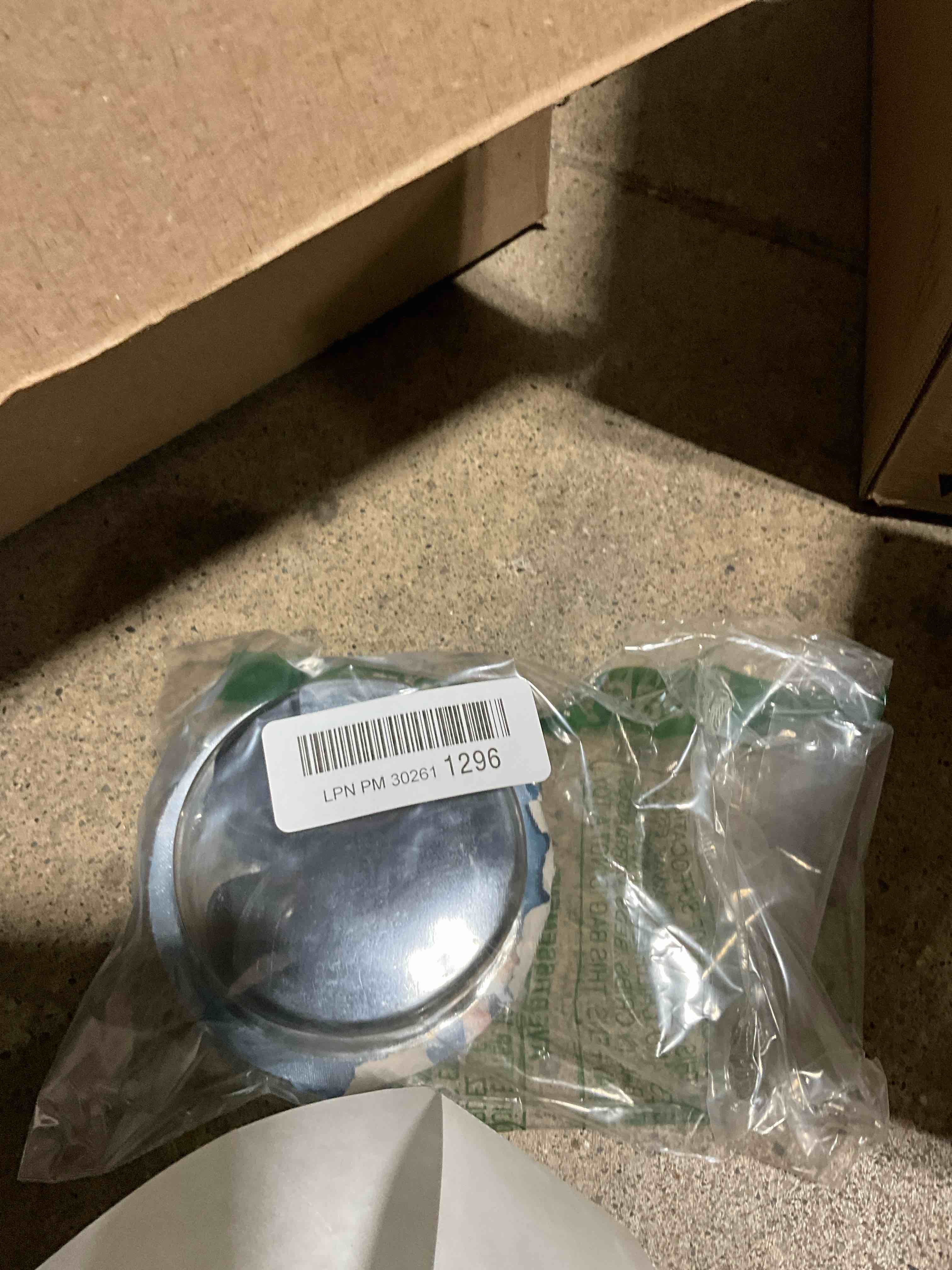 https://s3.amazonaws.com/lotting-images-prod/bidfta/PNK1237648_1760111080879.jpeg