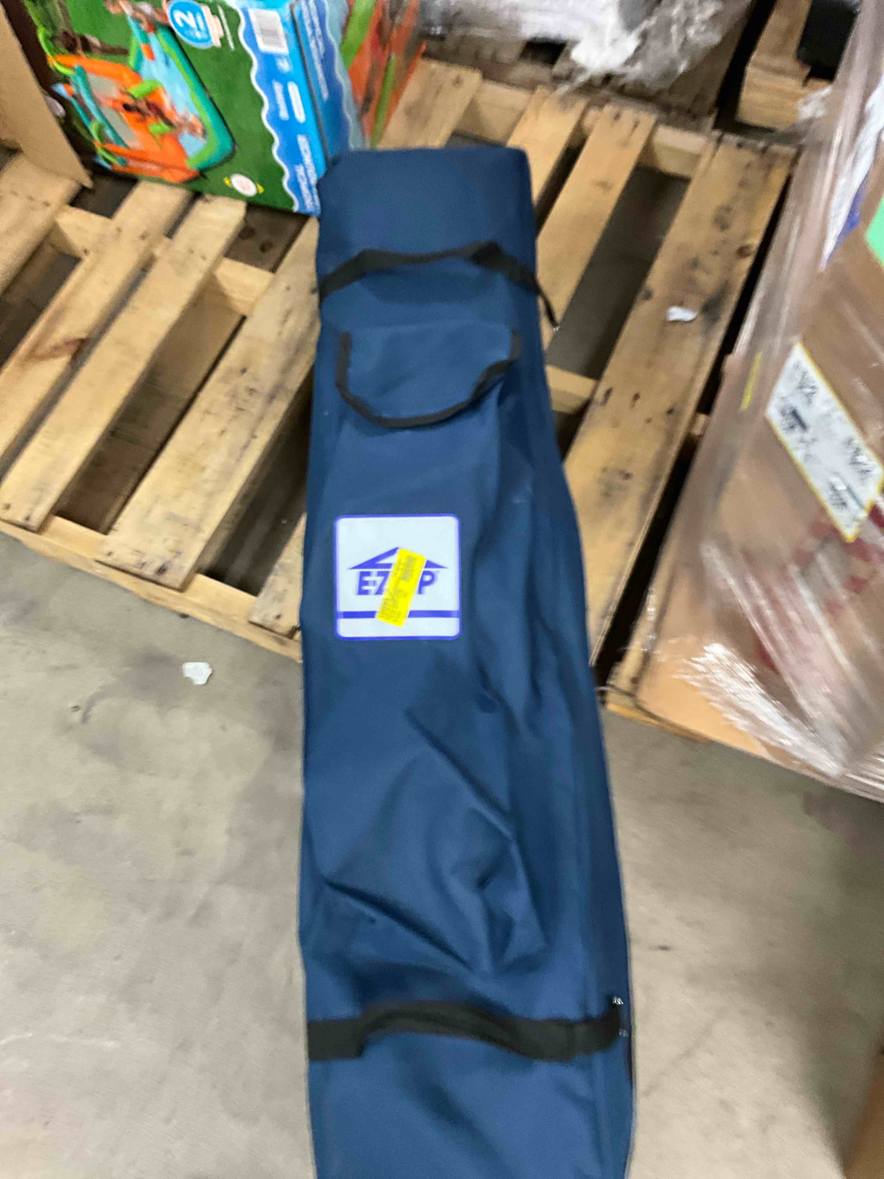 https://s3.amazonaws.com/lotting-images-prod/bidfta/PNK1237833_1760363773136.jpeg