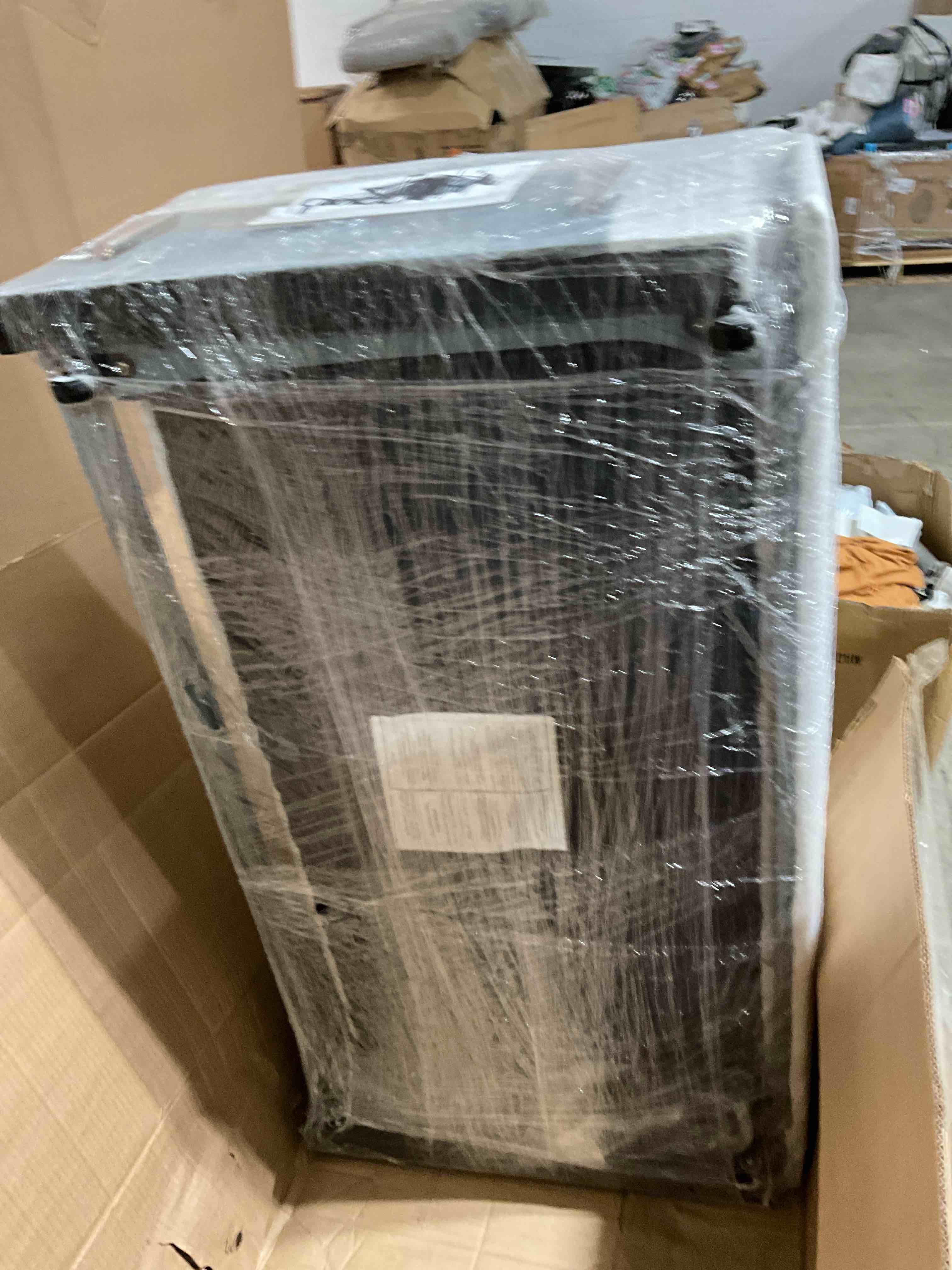 https://s3.amazonaws.com/lotting-images-prod/bidfta/PNK1238068_1760633921041.jpeg