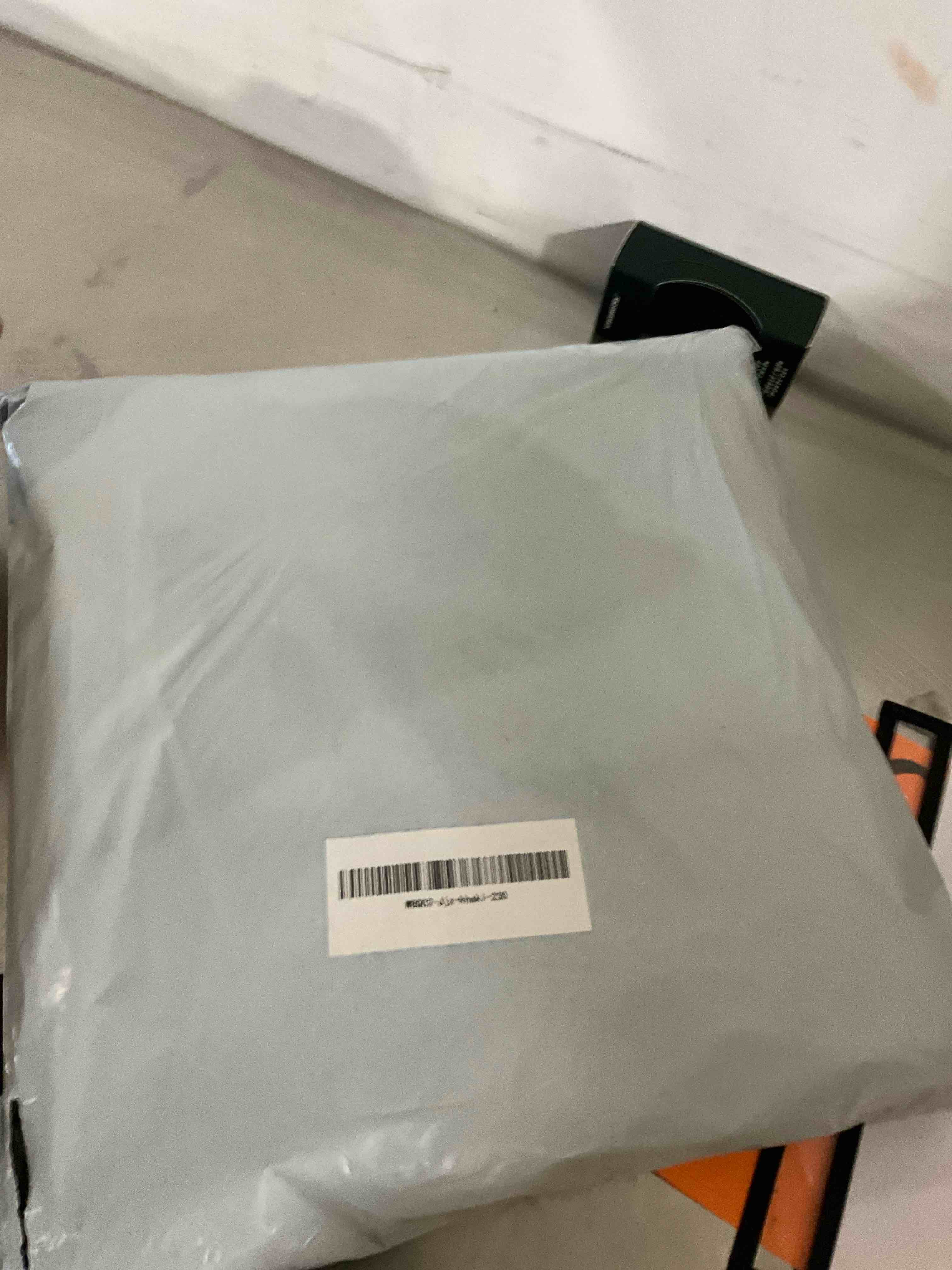 https://s3.amazonaws.com/lotting-images-prod/bidfta/PNK1238095_1760635193260.jpeg
