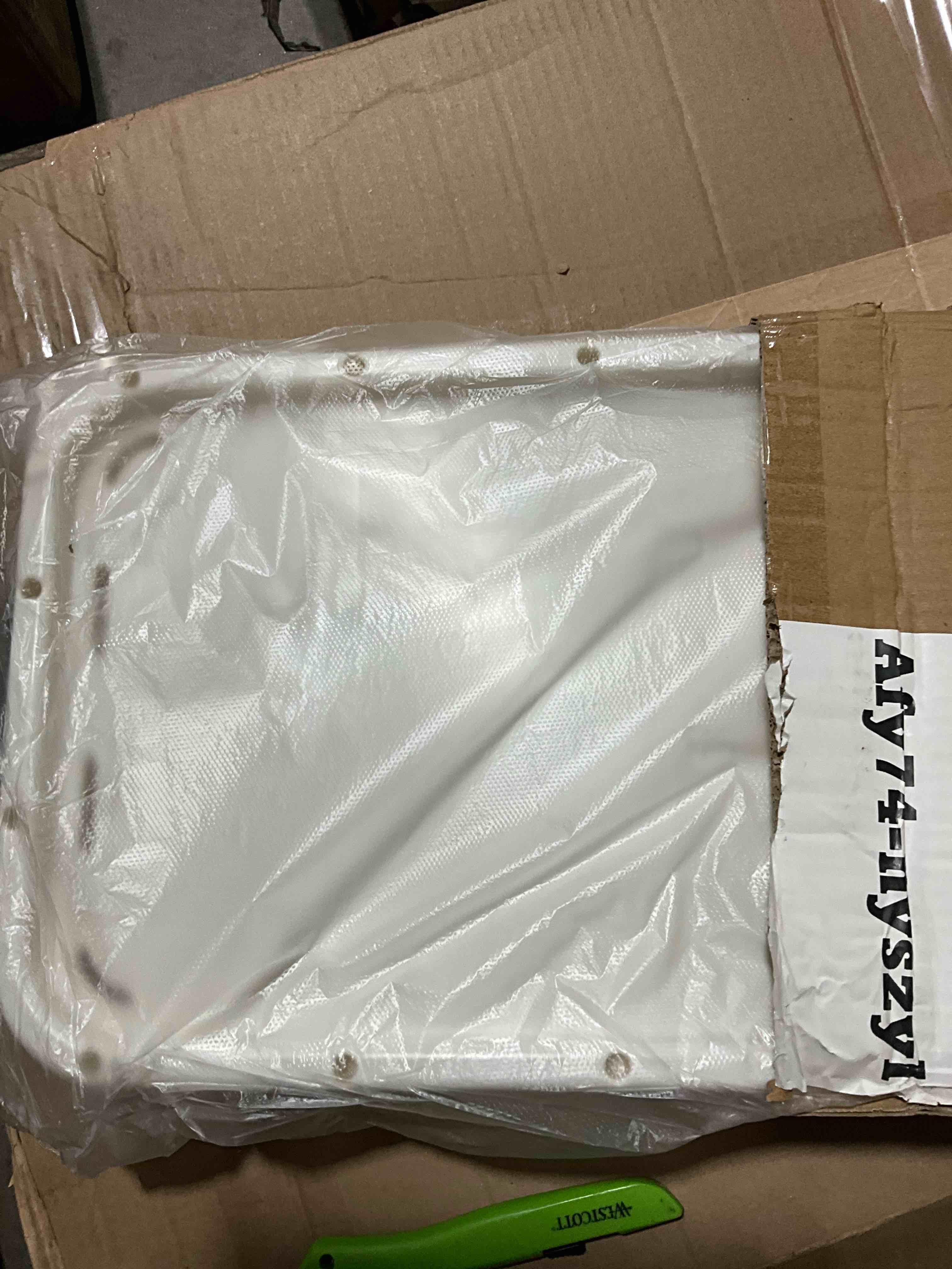 https://s3.amazonaws.com/lotting-images-prod/bidfta/PNK1238103_1760634335578.jpeg