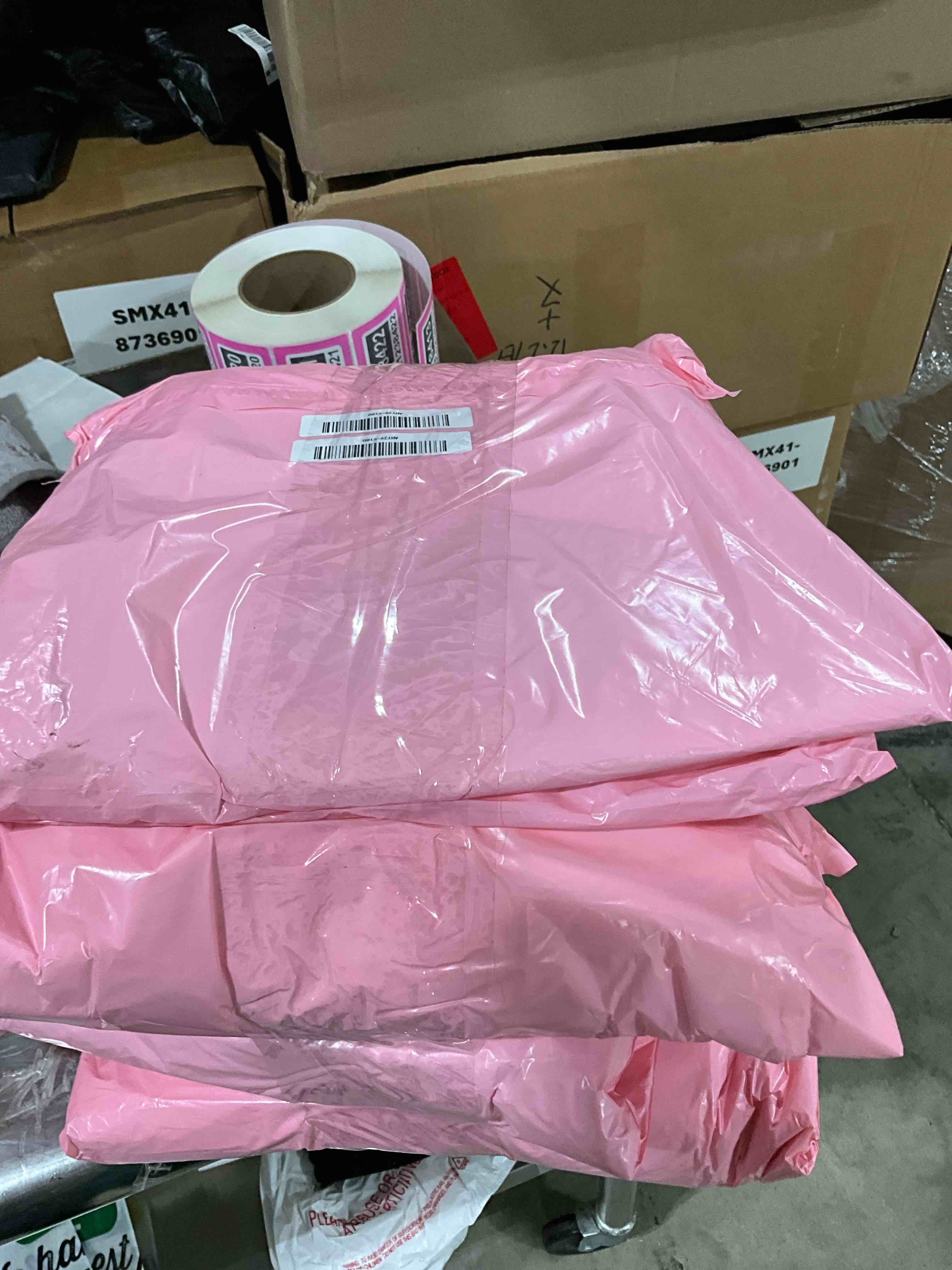https://s3.amazonaws.com/lotting-images-prod/bidfta/PNK1238343_1761056513306.jpeg
