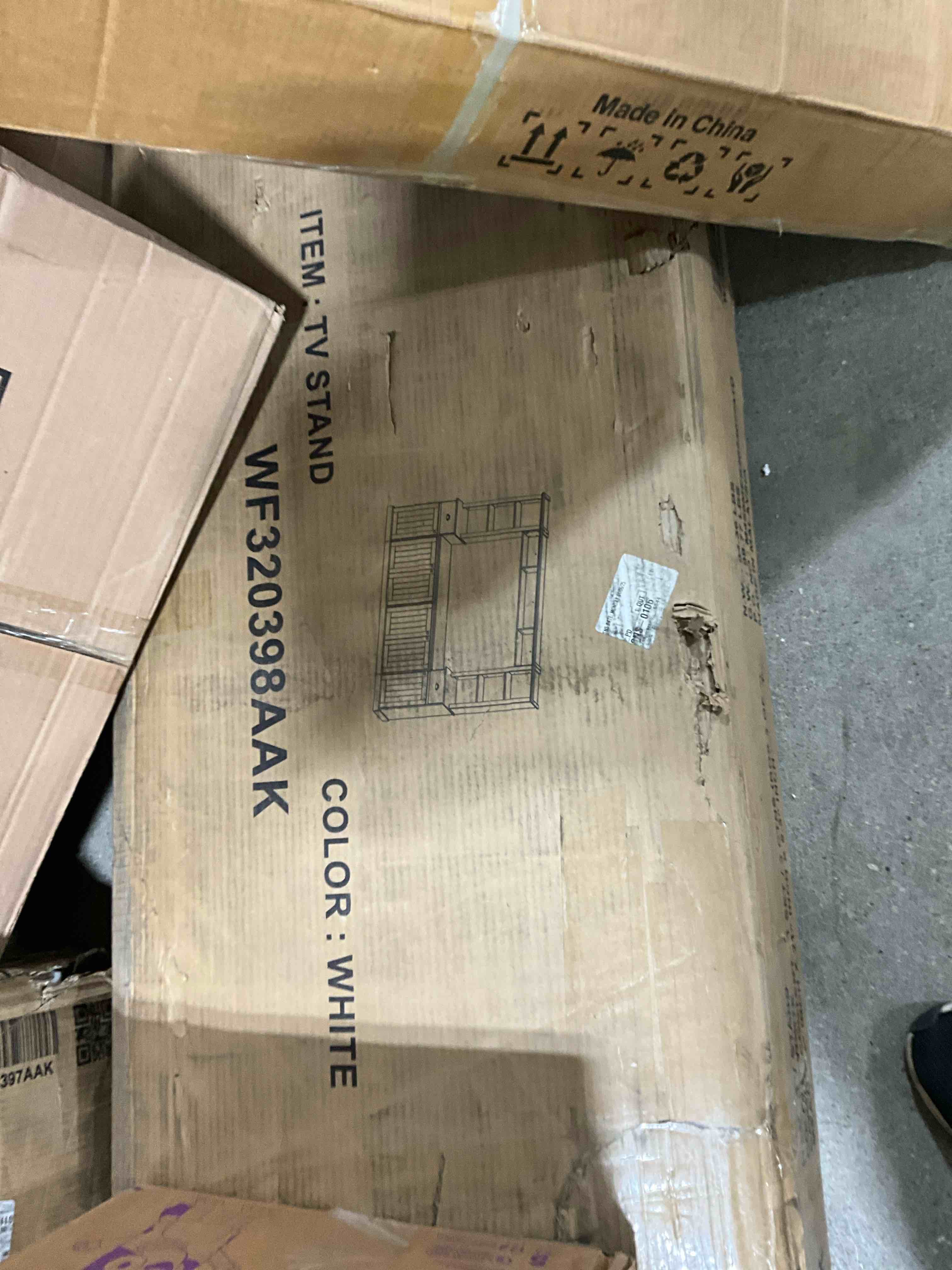 https://s3.amazonaws.com/lotting-images-prod/bidfta/PNK1238554_1761159728613.jpeg