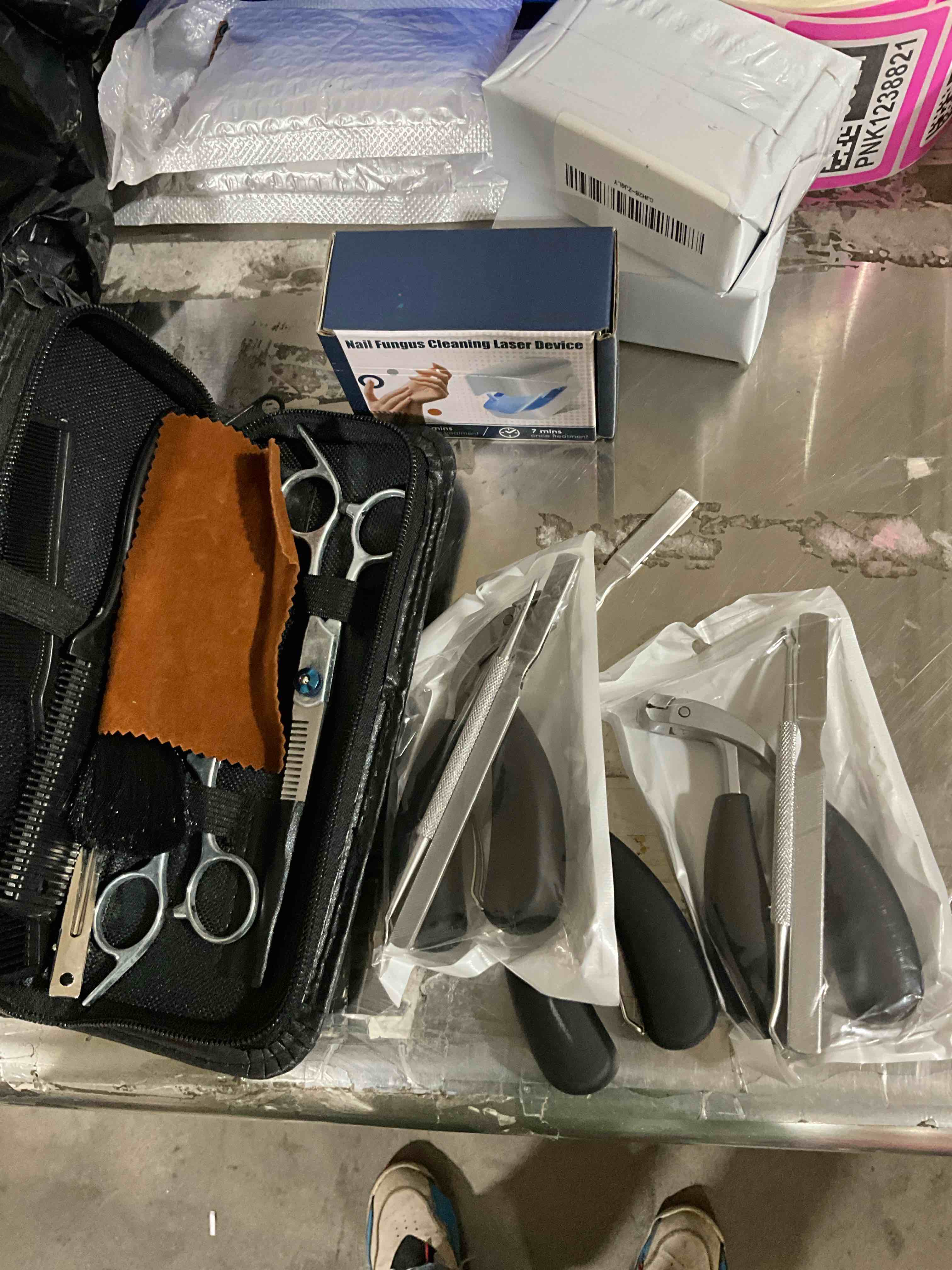 ASSORTED BEAUTY ITEMS