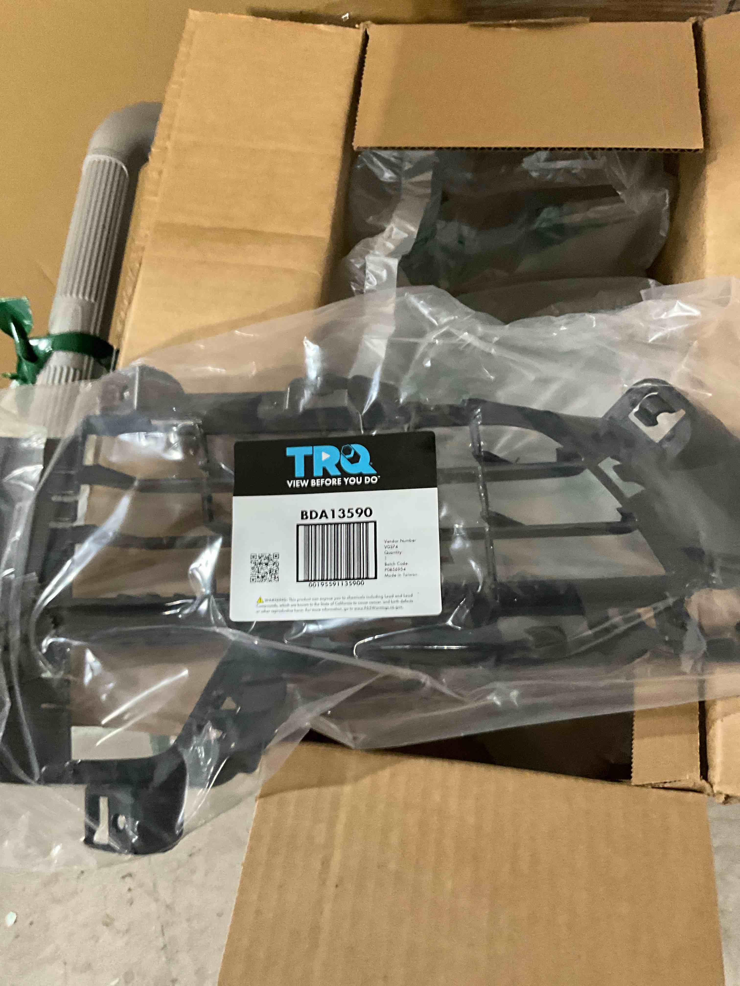 TRQ BEA13590 Rear bumper diffuser