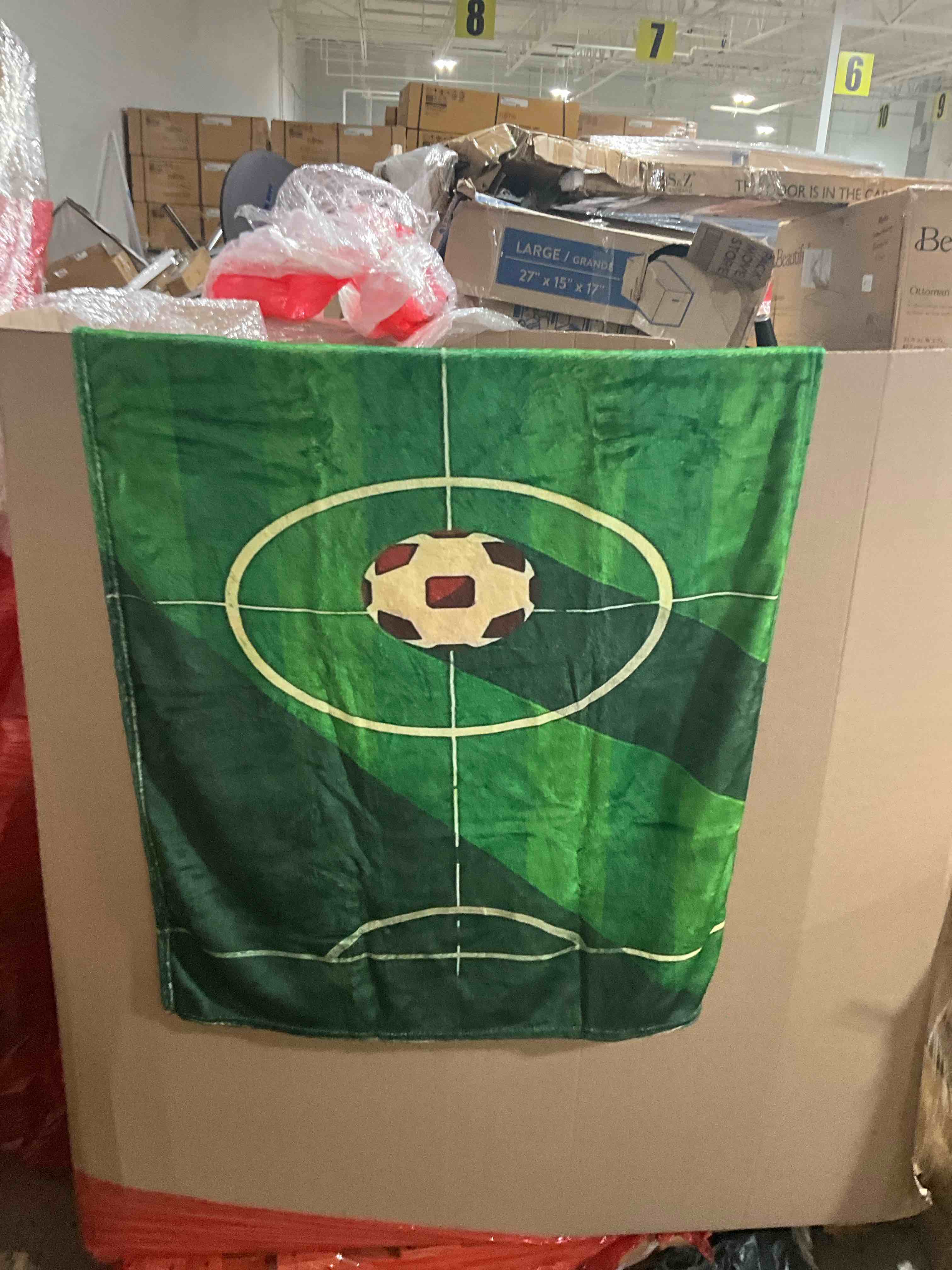 Green soccer ball blanket75cmX100cm