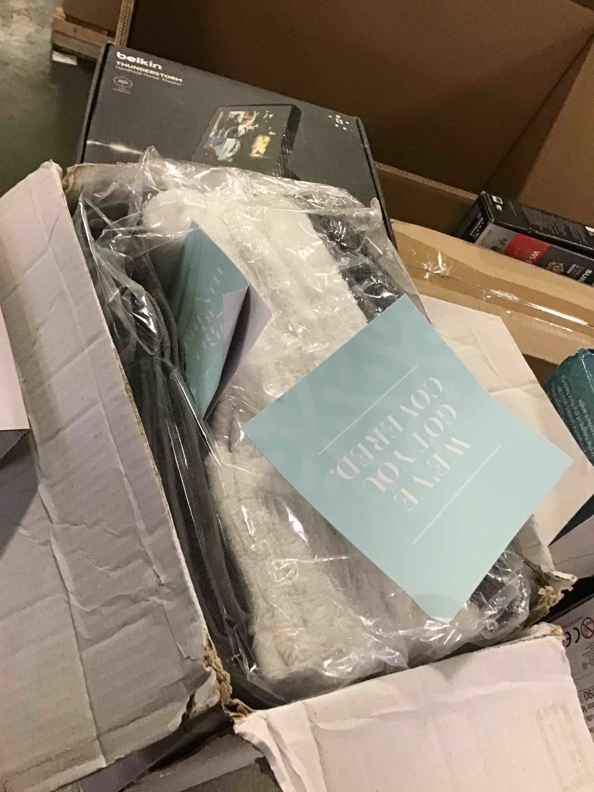 https://s3.amazonaws.com/lotting-images-prod/bidfta/PNK1240817_1734616441135.jpeg