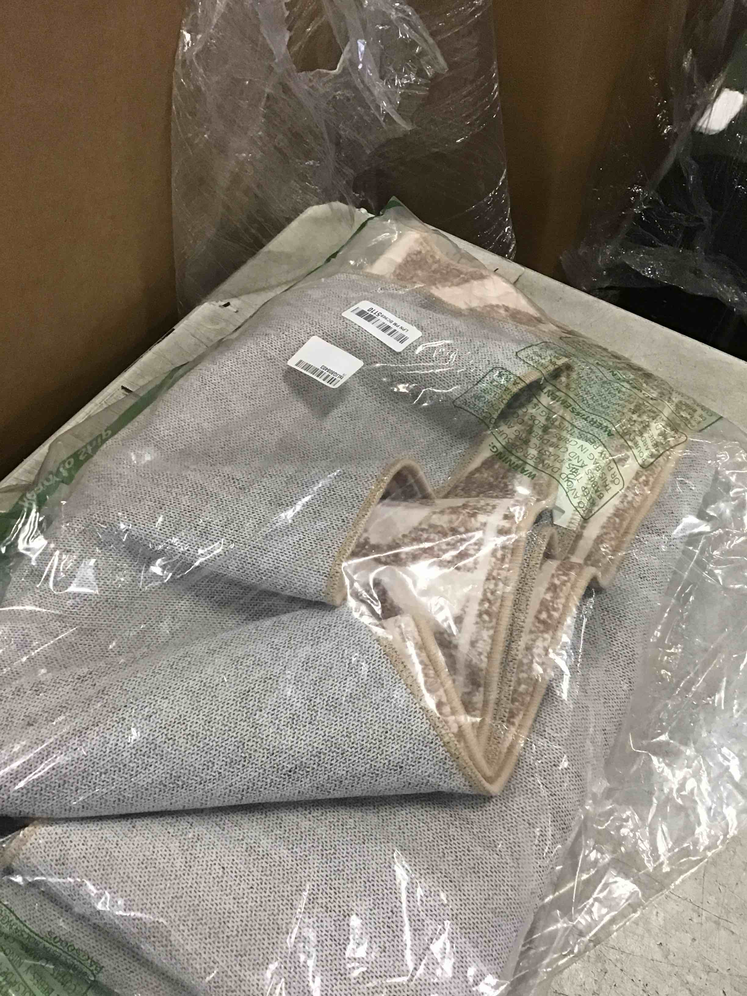 https://s3.amazonaws.com/lotting-images-prod/bidfta/PNK1241139_1734723816279.jpeg