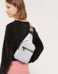 POIUGOYA Sling Bag for Women Crossbody, Small Leather Fanny Pack Crossbody Purses for Women Trendy,Chest Bag With Wide Strap A-Black