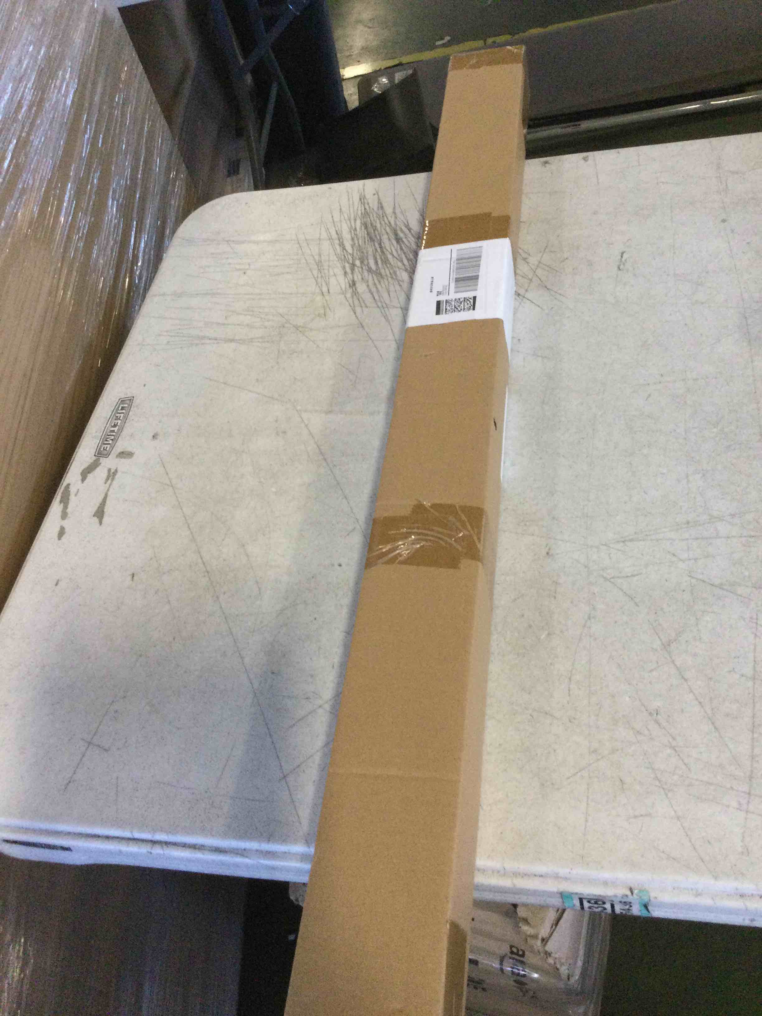 https://s3.amazonaws.com/lotting-images-prod/bidfta/PNK1246973_1734450037358.jpeg