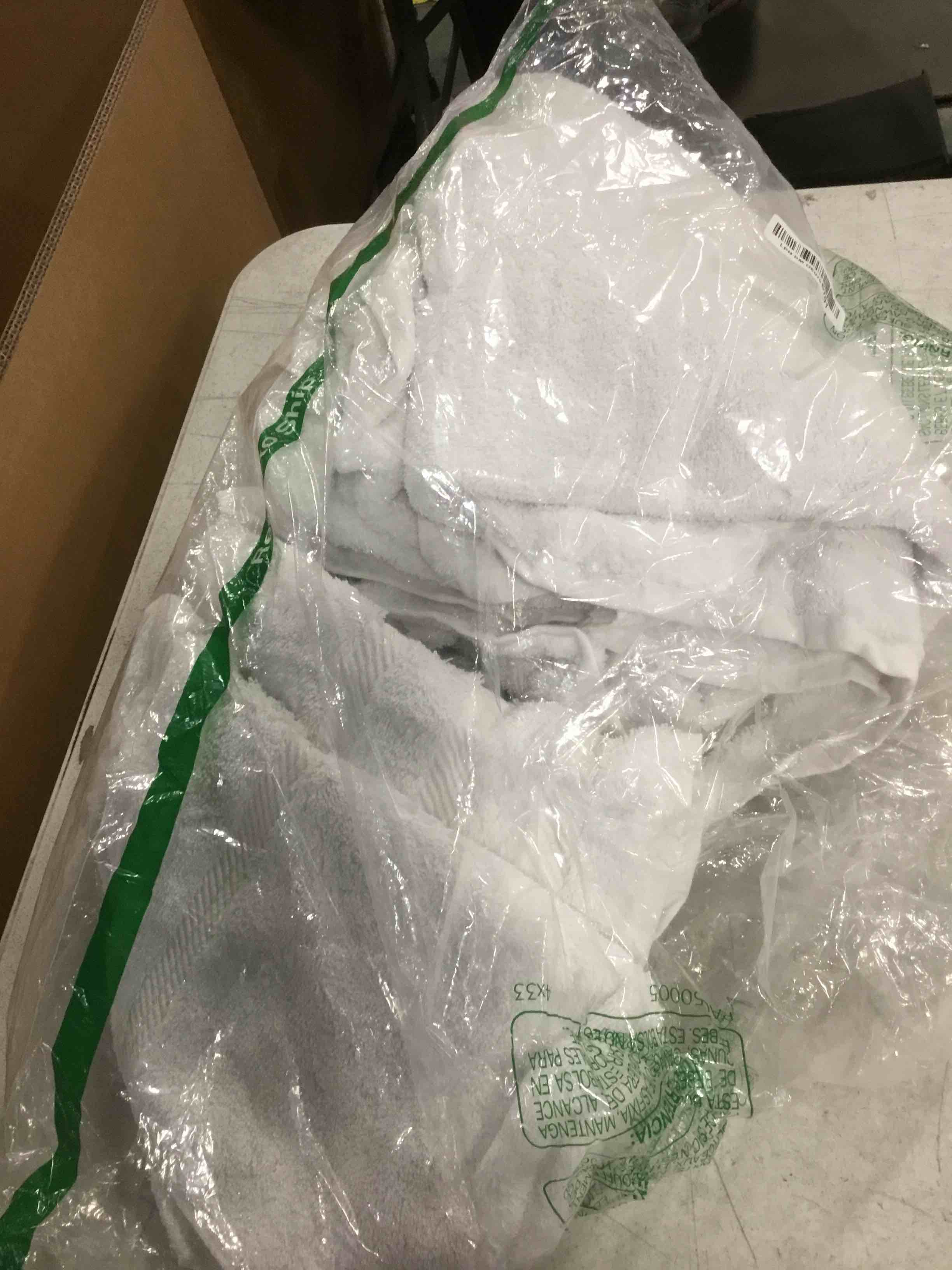 https://s3.amazonaws.com/lotting-images-prod/bidfta/PNK1248111_1734702783802.jpeg