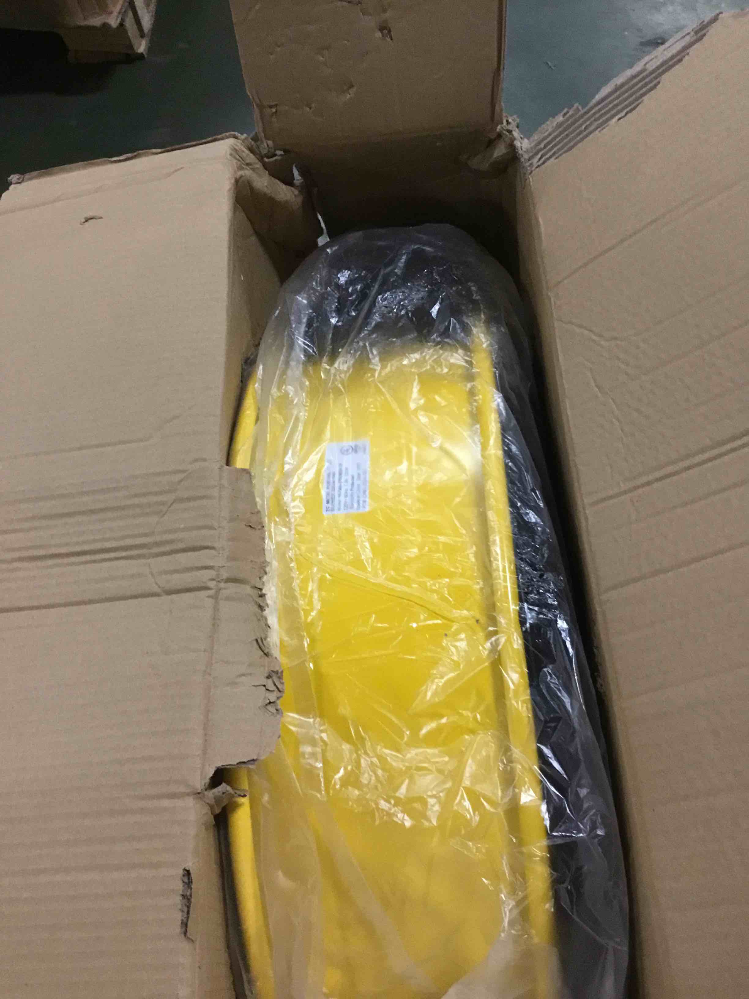 https://s3.amazonaws.com/lotting-images-prod/bidfta/PNK1248228_1734727402703.jpeg