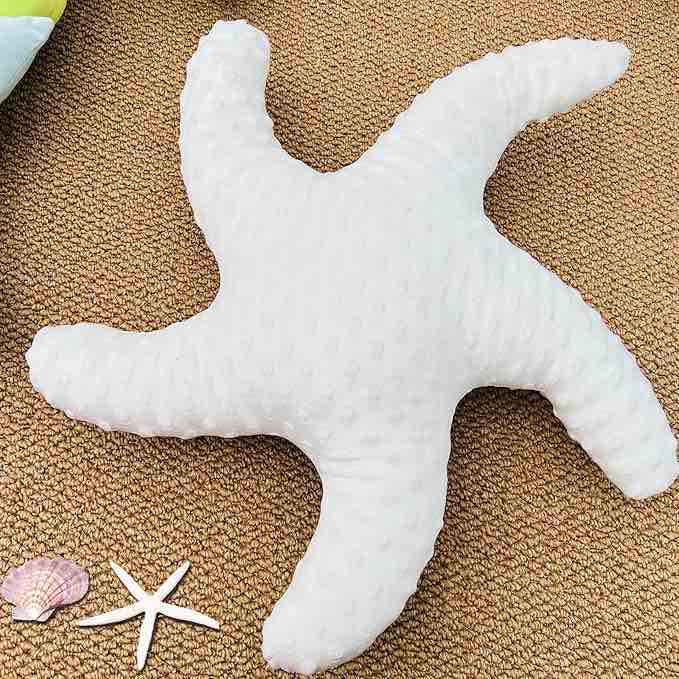 4 Count YRXRUS Starfish Throw Pillows, White Starfish Shaped Pillow, Starfish Decorative Velvet Pillow Ocean Series Cushion for Bedroom Living Kids Room 3D Insert Pillow 20 X 20 Inch