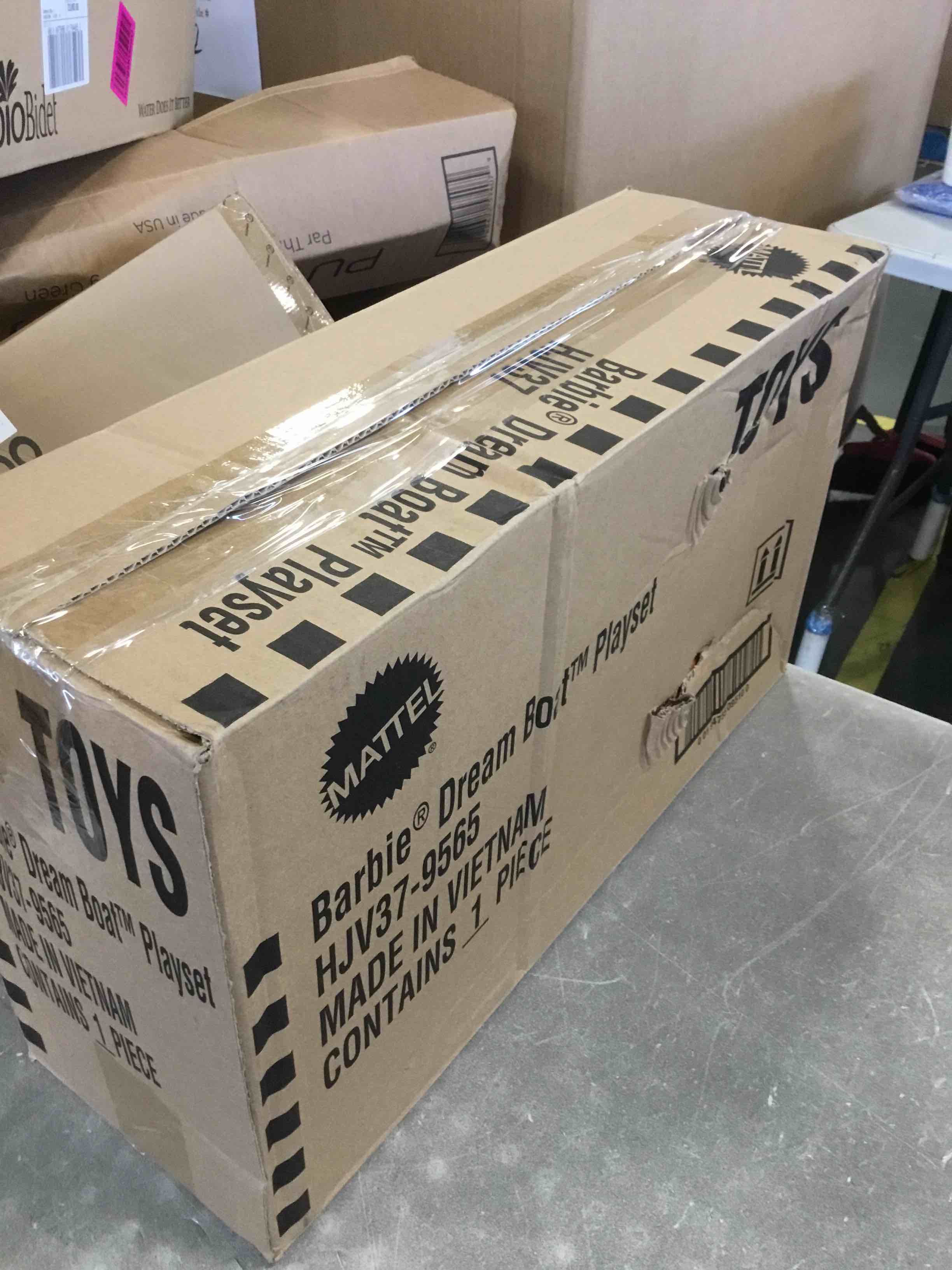 https://s3.amazonaws.com/lotting-images-prod/bidfta/PNK1251039_1735324107604.jpeg