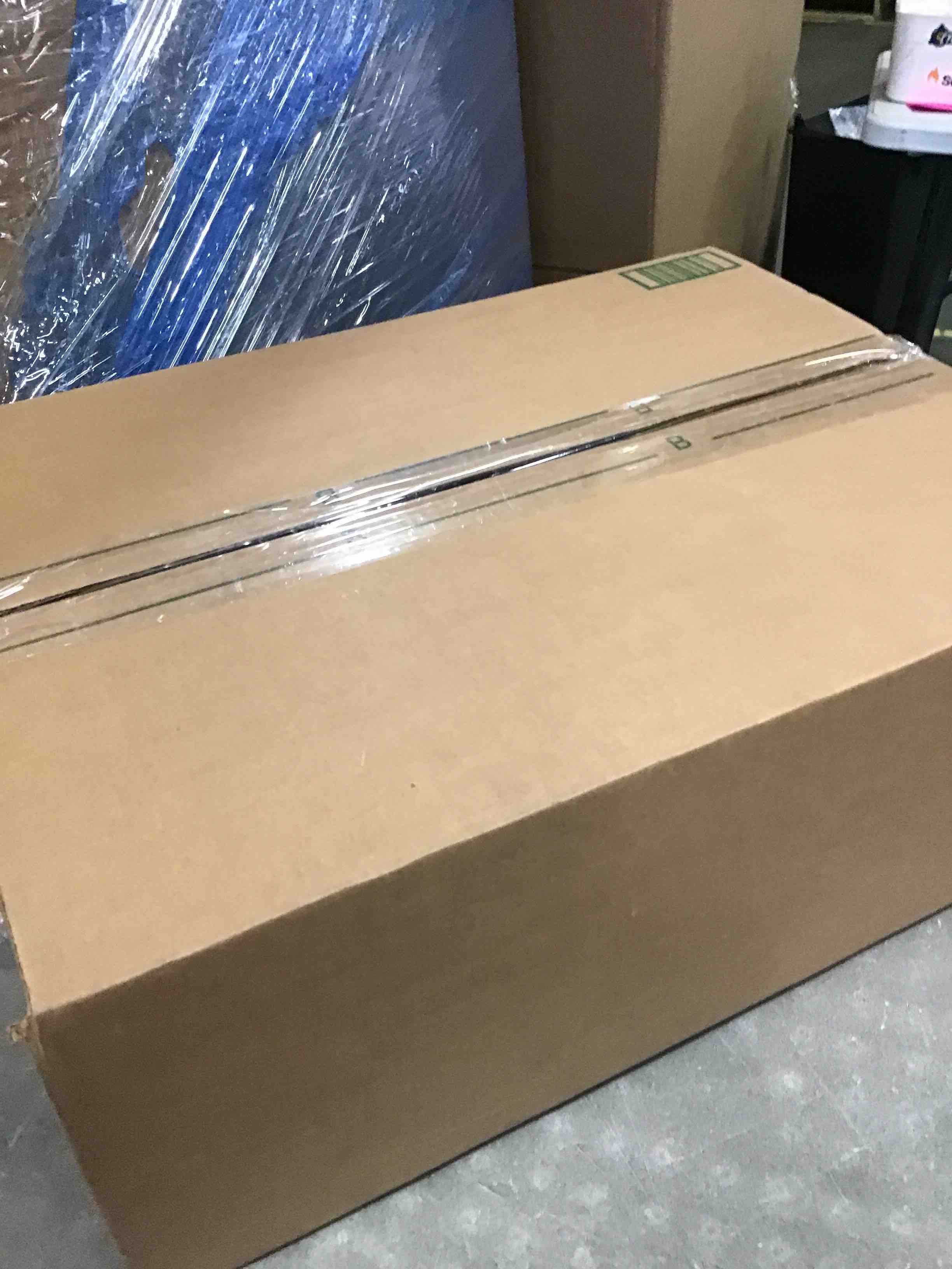 https://s3.amazonaws.com/lotting-images-prod/bidfta/PNK1251364_1735675684037.jpeg