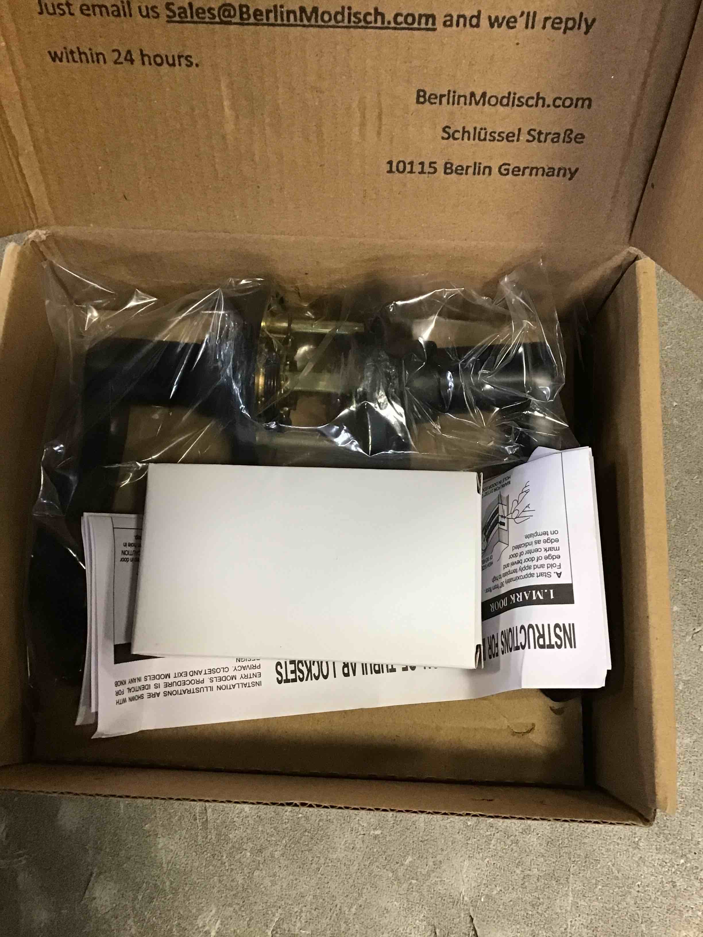 https://s3.amazonaws.com/lotting-images-prod/bidfta/PNK1251721_1735919280438.jpeg