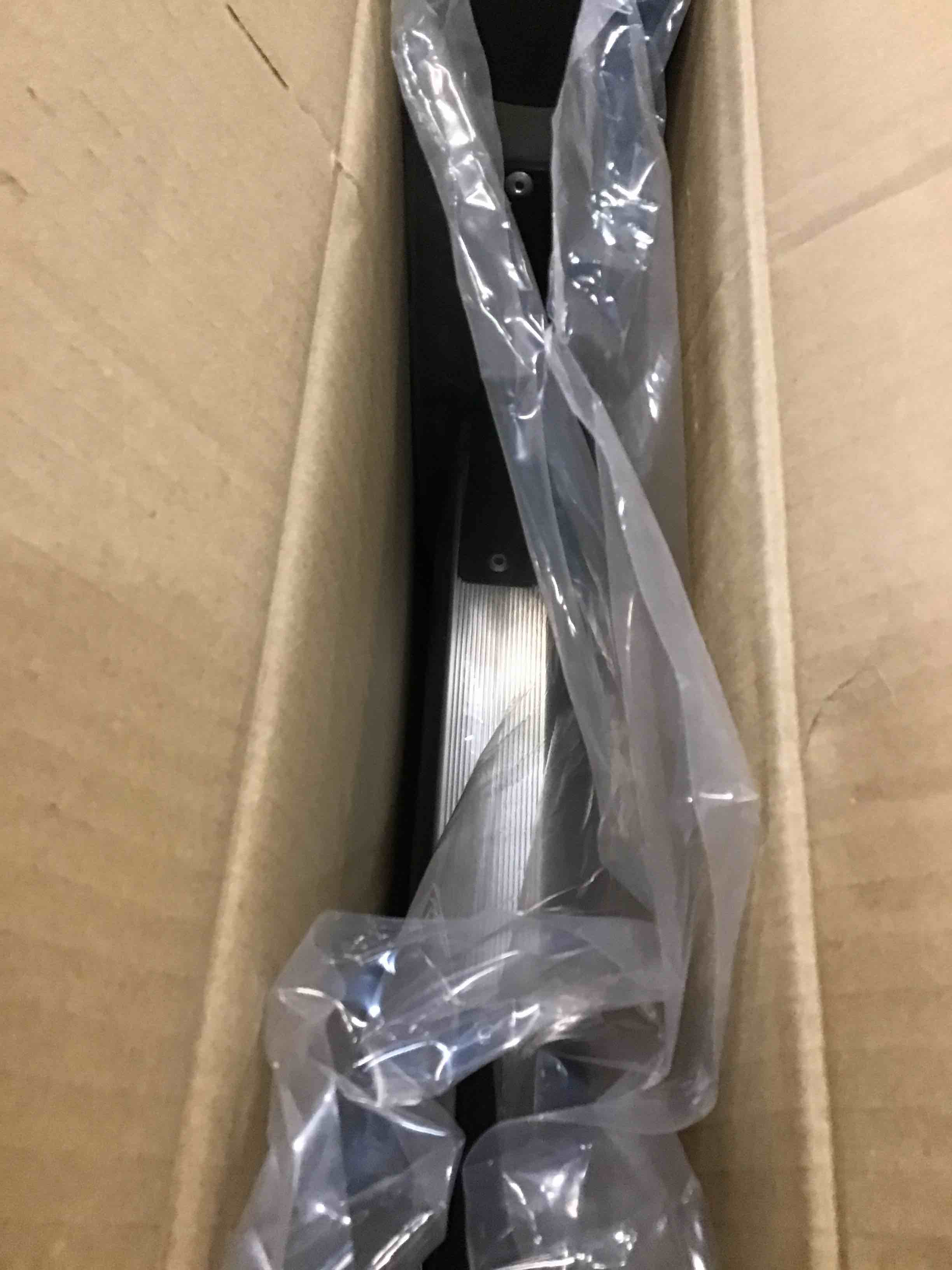 https://s3.amazonaws.com/lotting-images-prod/bidfta/PNK1255095_1734369121615.jpeg