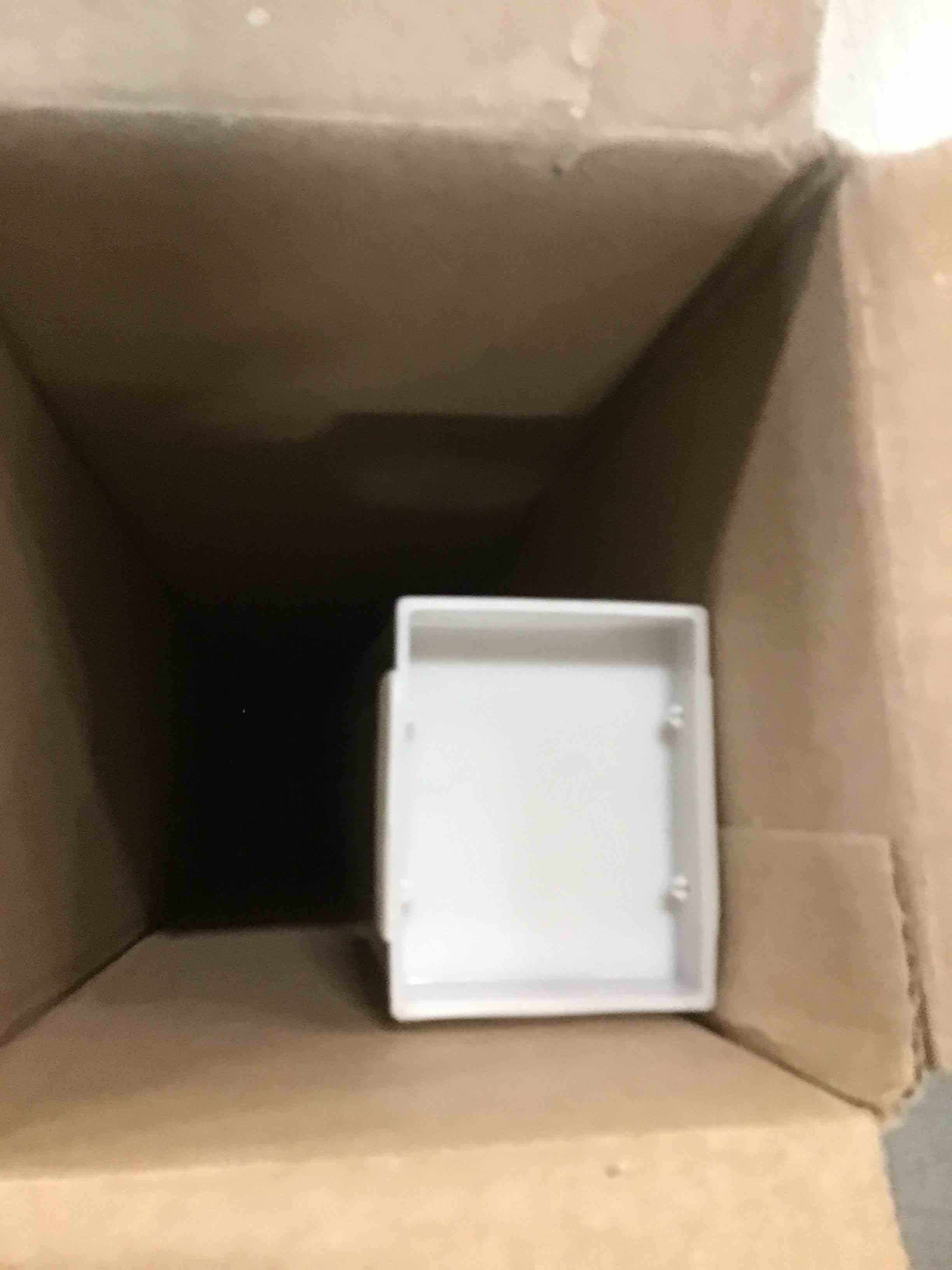 https://s3.amazonaws.com/lotting-images-prod/bidfta/PNK1255422_1734527758325.jpeg