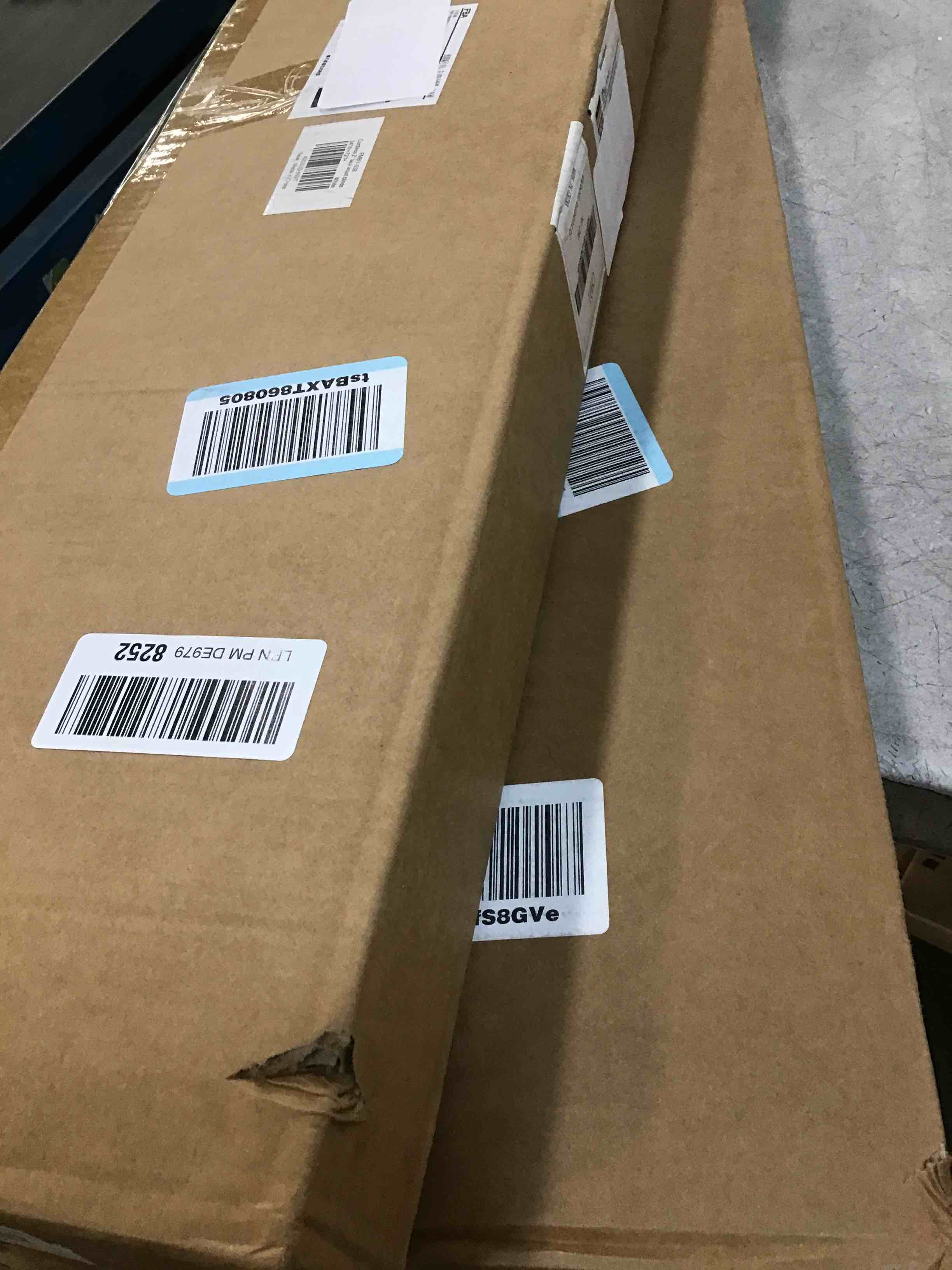 https://s3.amazonaws.com/lotting-images-prod/bidfta/PNK1255550_1734540713087.jpeg