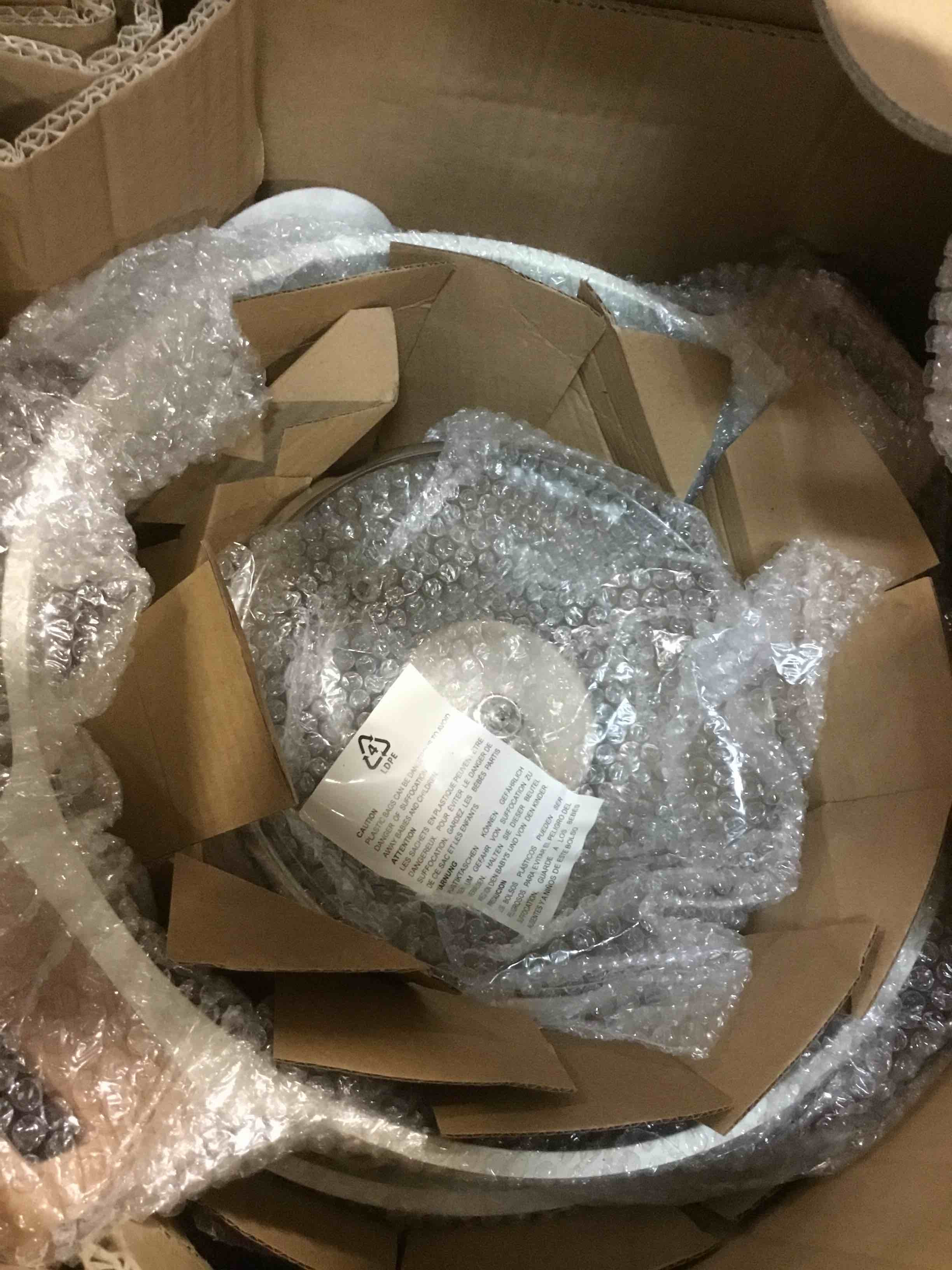 https://s3.amazonaws.com/lotting-images-prod/bidfta/PNK1255876_1734634047346.jpeg