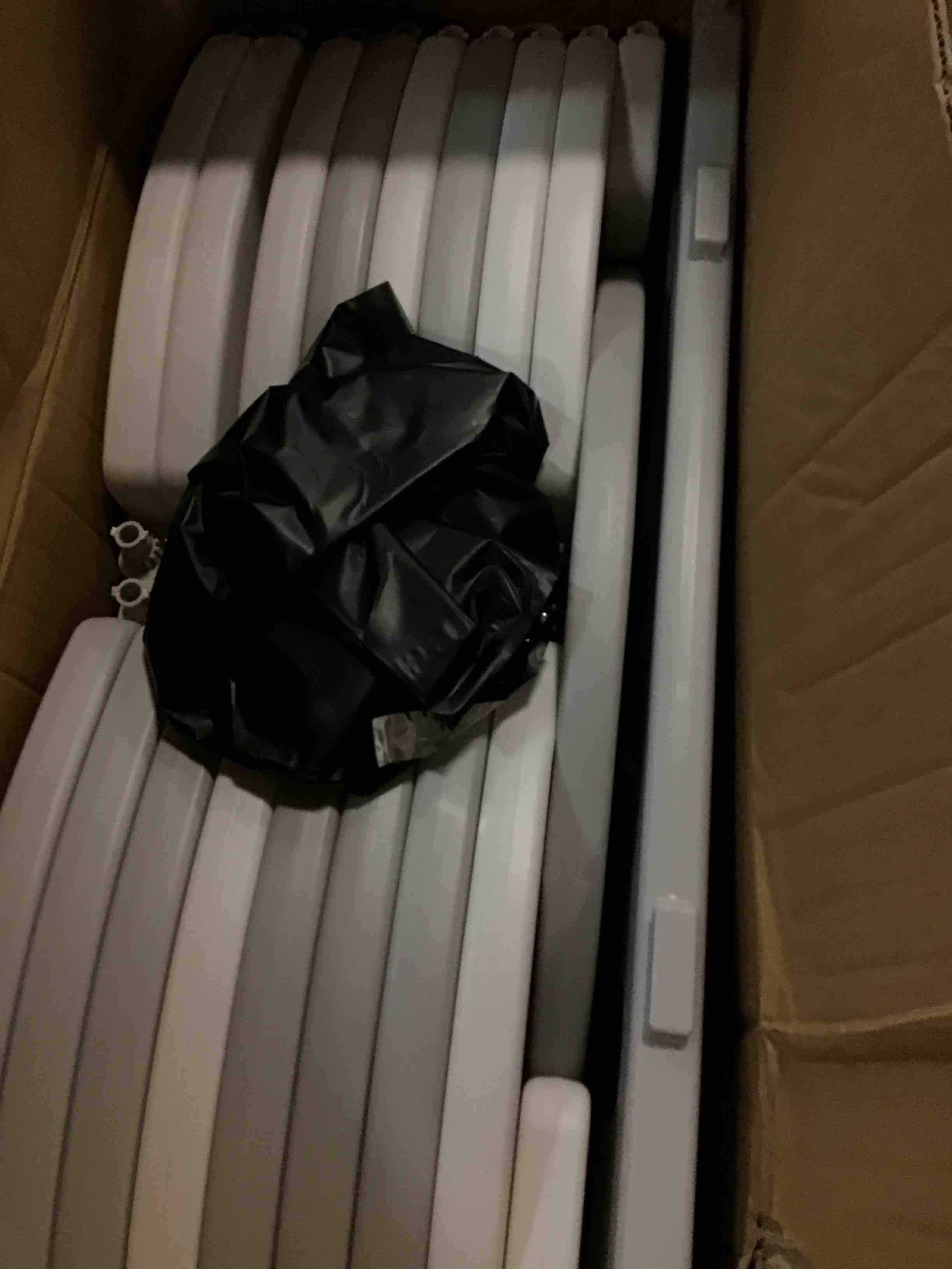 https://s3.amazonaws.com/lotting-images-prod/bidfta/PNK1256097_1734712857962.jpeg
